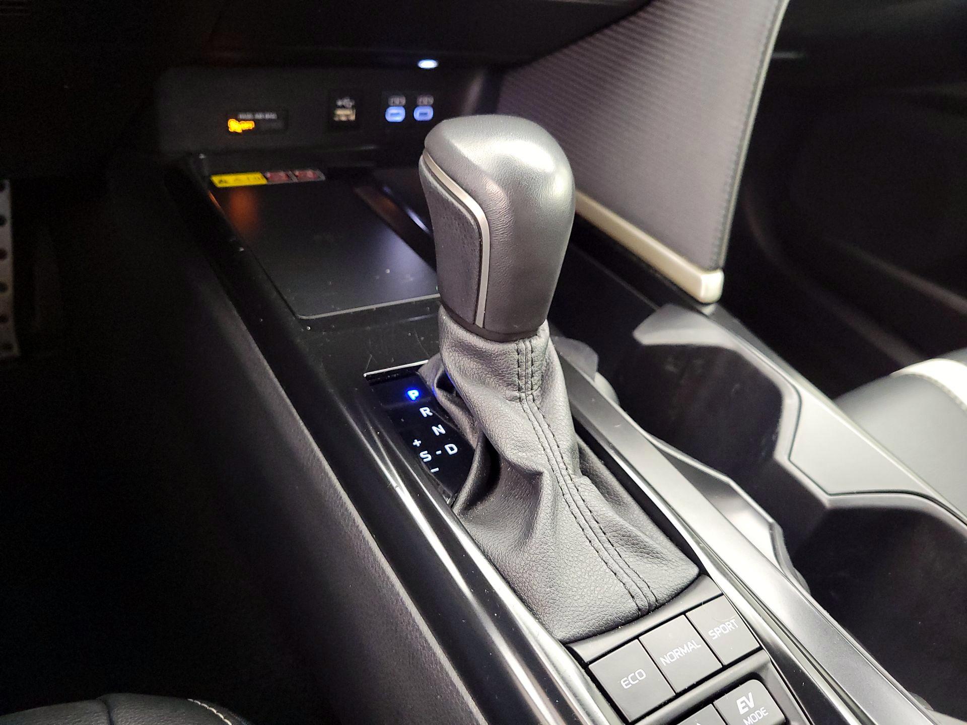 Thumbnail: 2025 Toyota Camry - 17