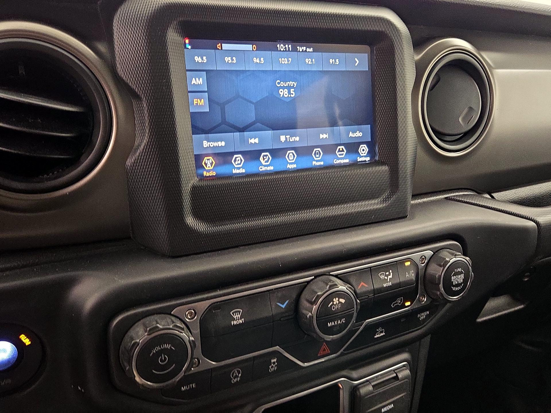 Thumbnail: 2022 Jeep Wrangler - 15