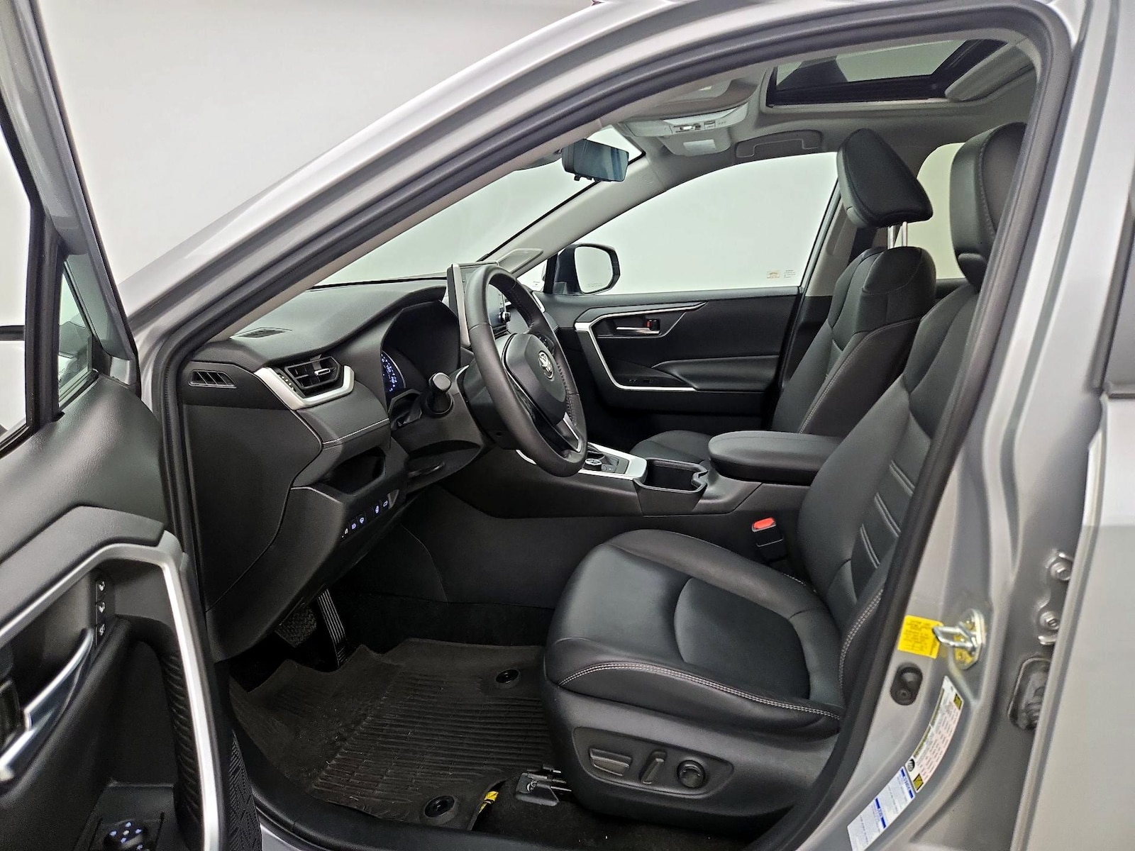 2022 Toyota RAV4 XLE Premium - Photo 12