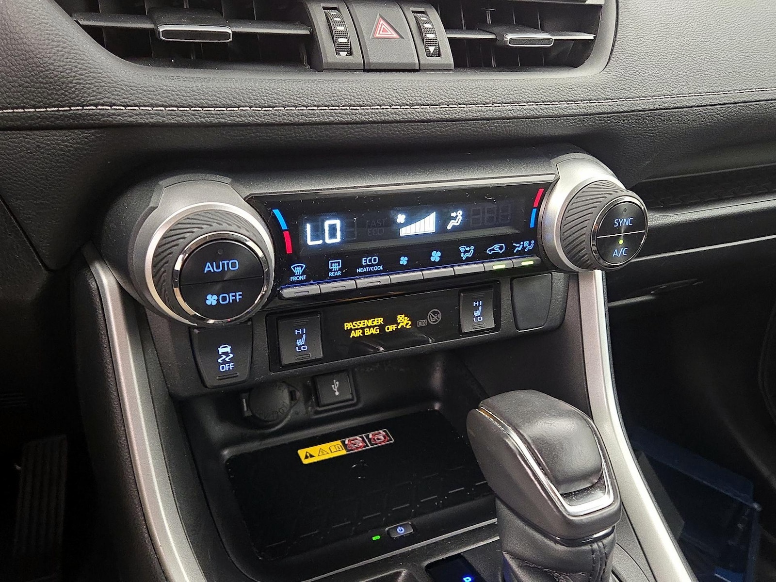2022 Toyota RAV4 XLE Premium - Photo 17