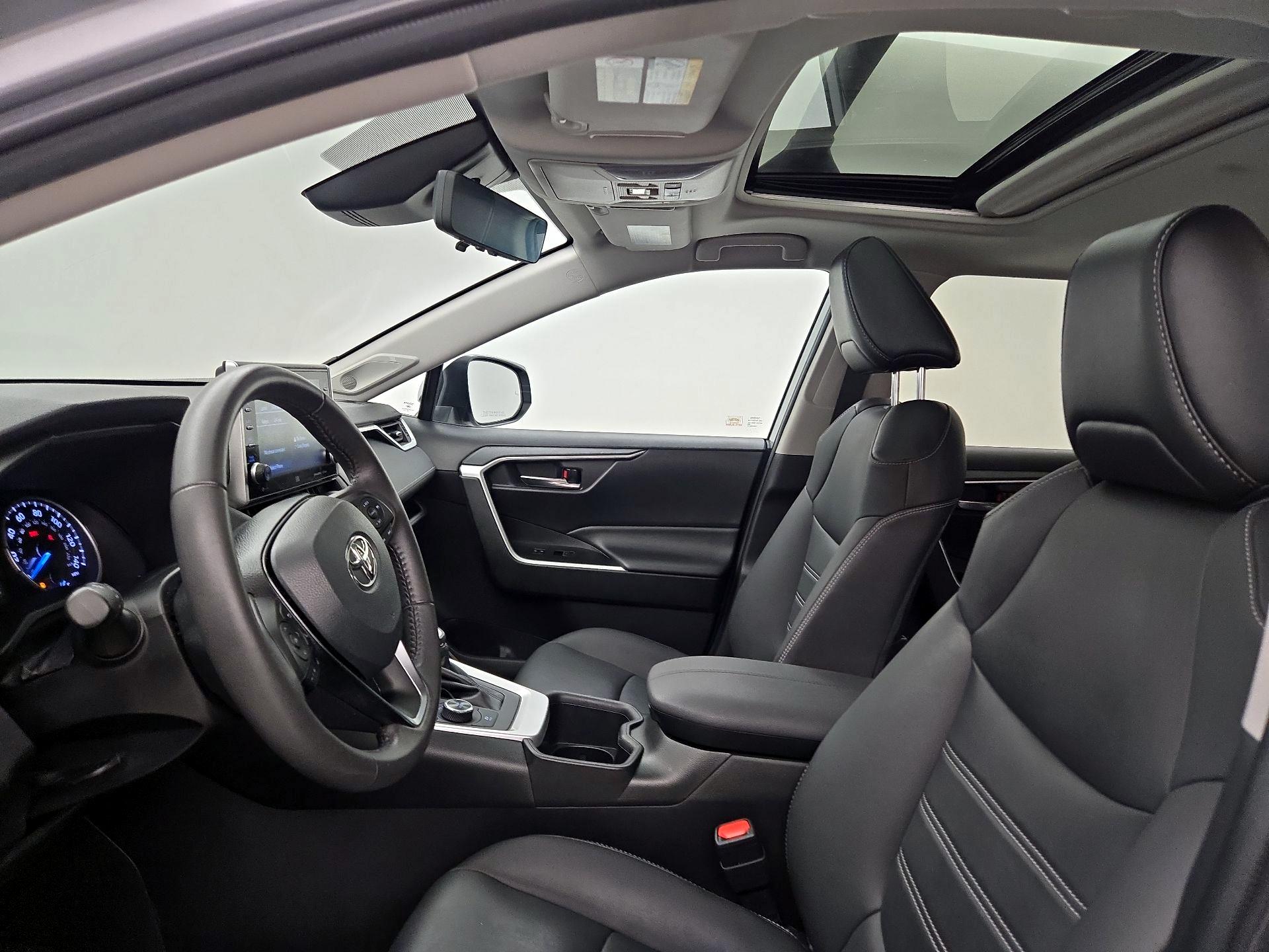 Thumbnail: 2022 Toyota RAV4 - 19
