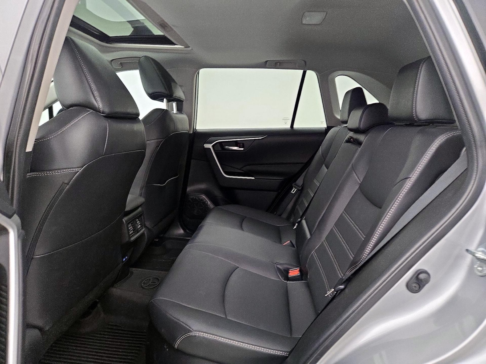 2022 Toyota RAV4 XLE Premium - Photo 21
