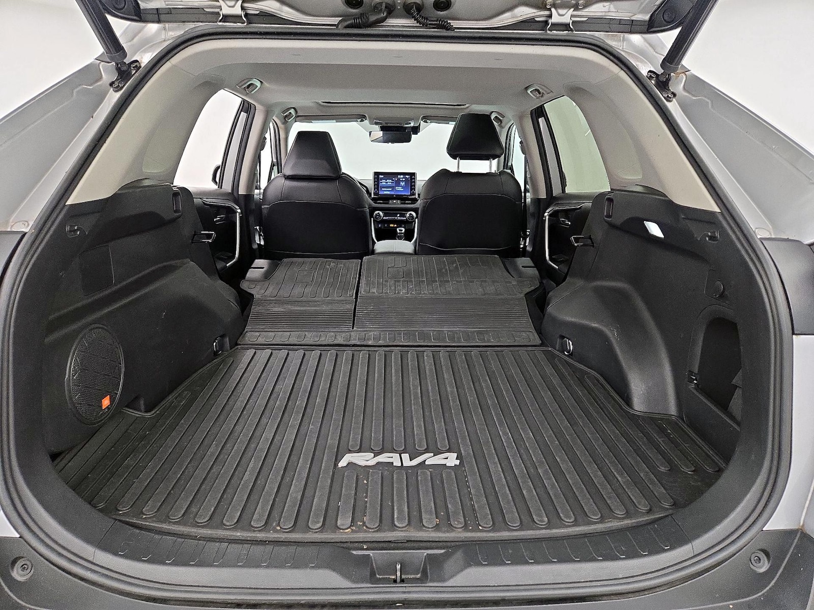 2022 Toyota RAV4 XLE Premium - Photo 23