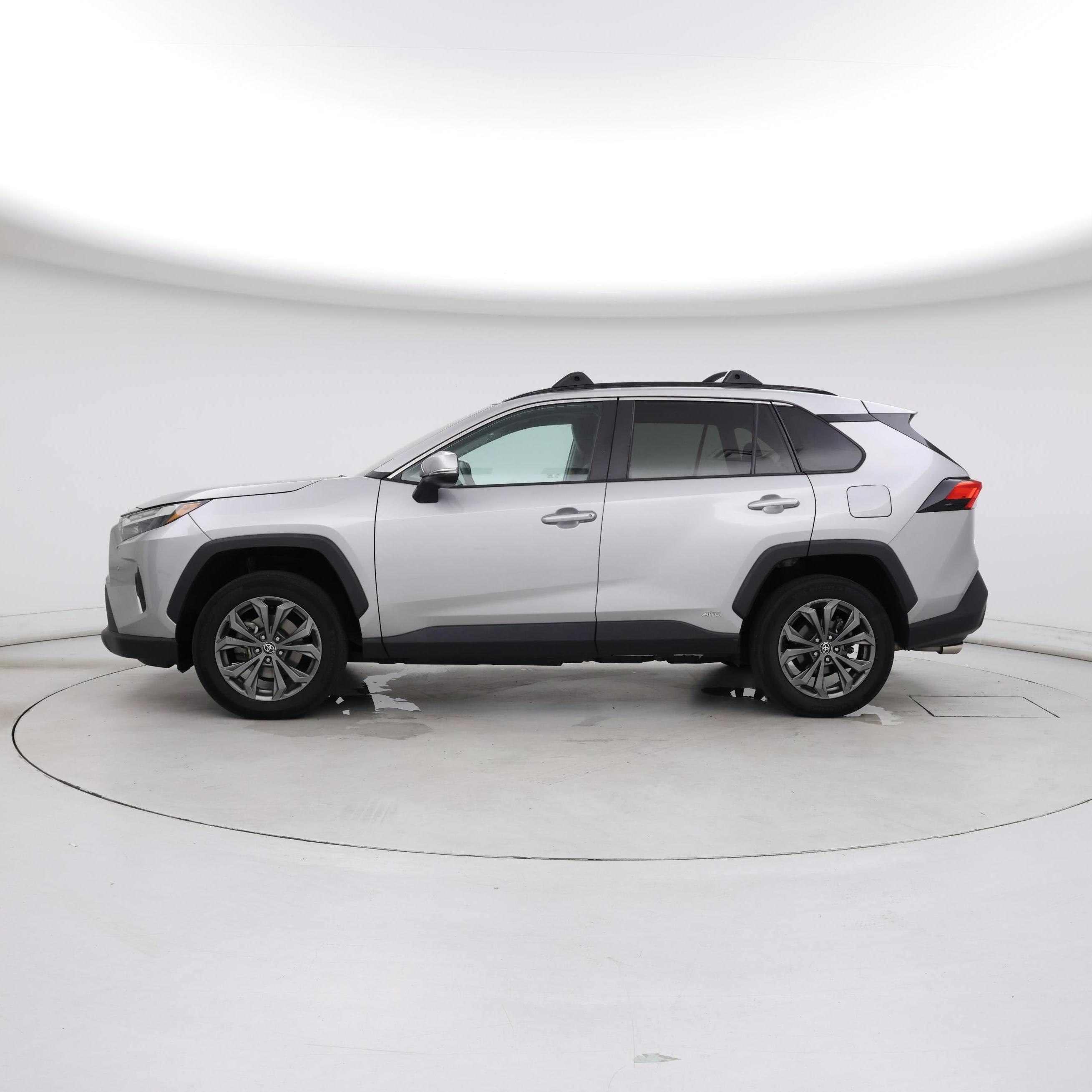 Thumbnail: 2022 Toyota RAV4 - 3