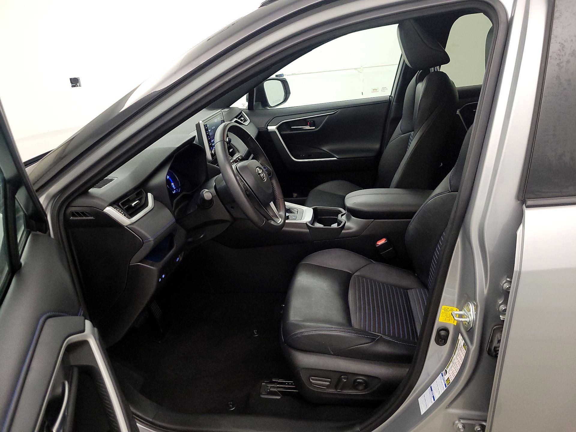 Thumbnail: 2021 Toyota RAV4 - 11