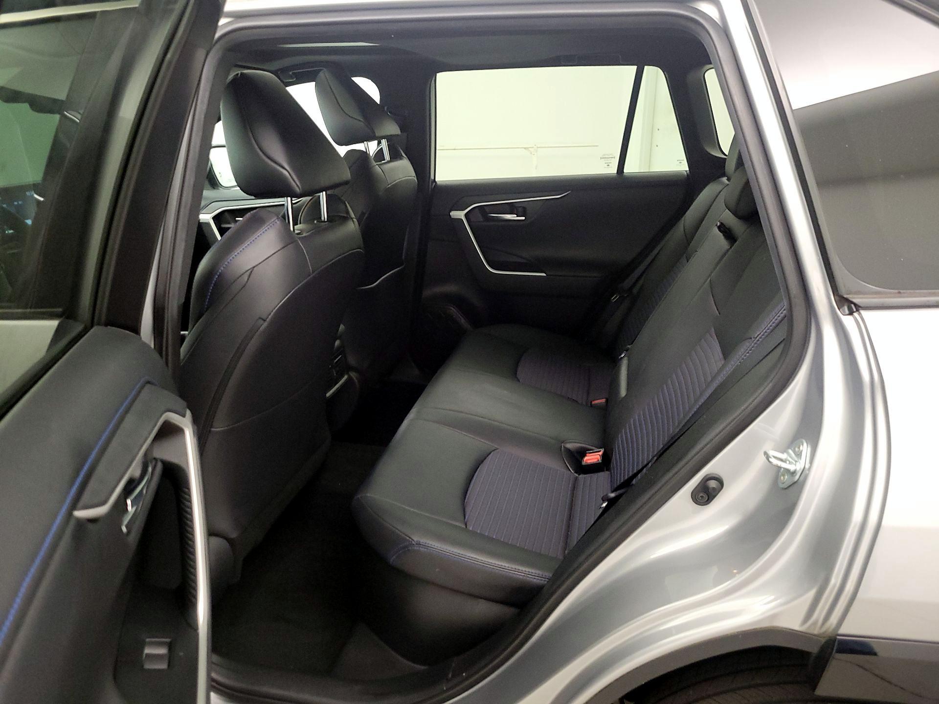 Thumbnail: 2021 Toyota RAV4 - 20