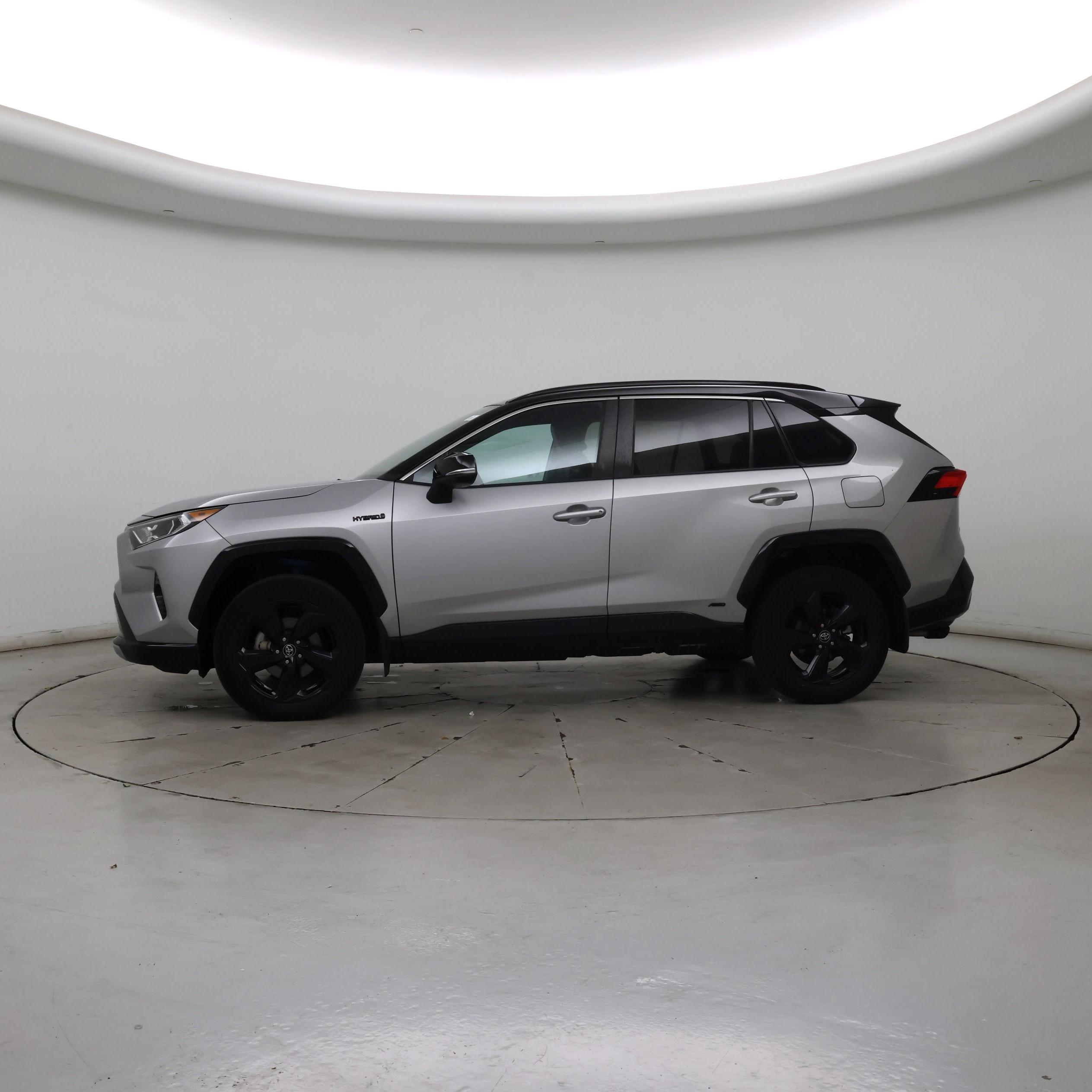 Thumbnail: 2021 Toyota RAV4 - 3