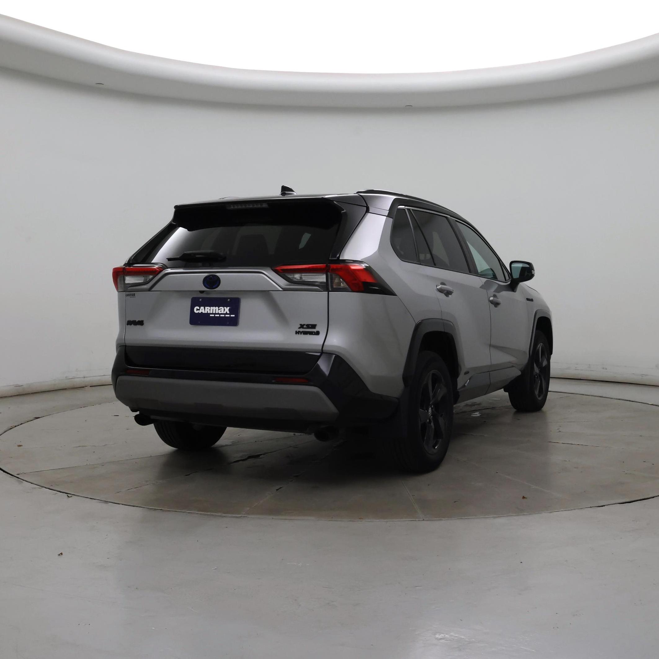 Thumbnail: 2021 Toyota RAV4 - 8