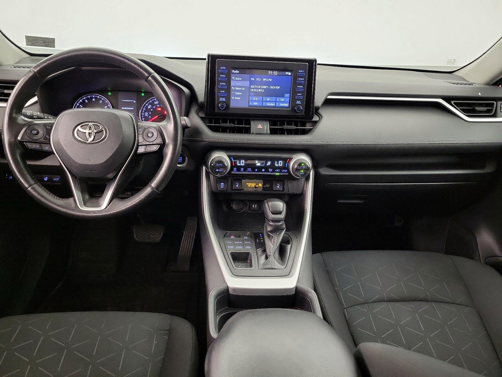 2019 Toyota RAV4 XLE - Photo 10