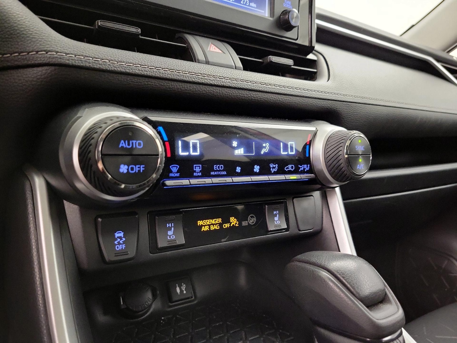 2019 Toyota RAV4 XLE - Photo 17