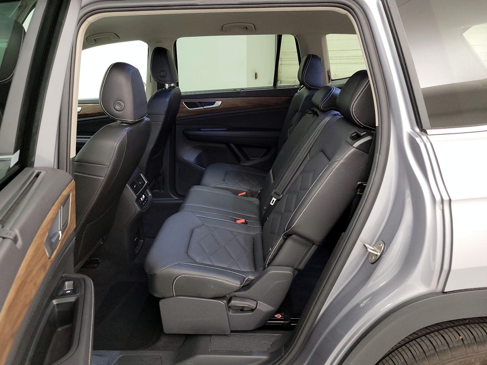 Thumbnail: 2025 Volkswagen Atlas - 18