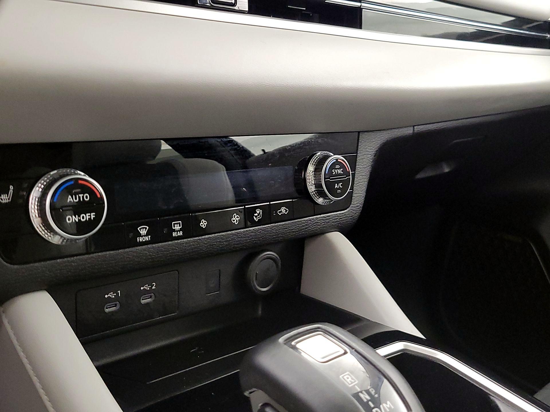 Thumbnail: 2025 Mitsubishi Outlander - 17