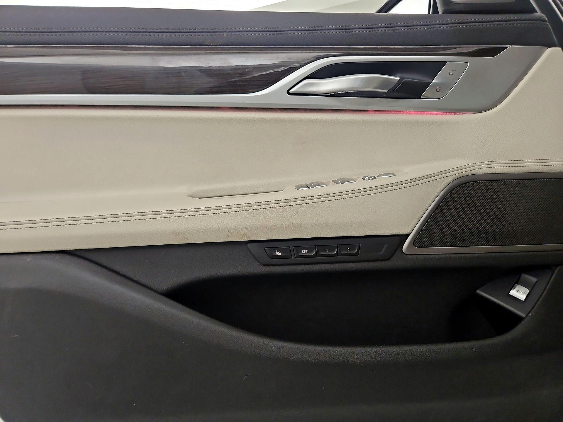 Thumbnail: 2021 BMW 7 Series - 10