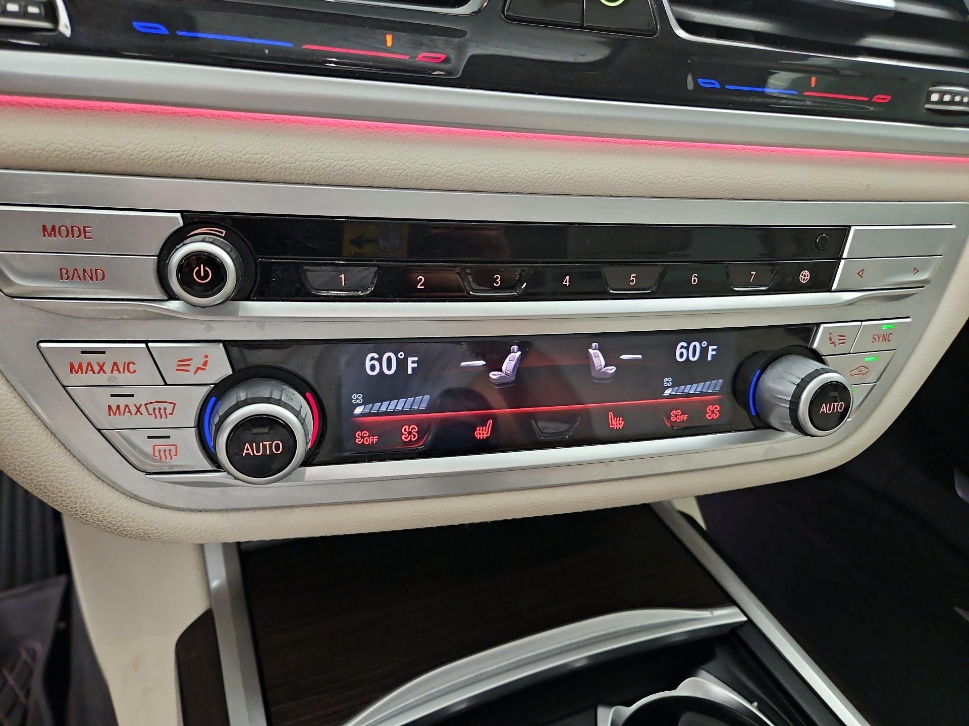 Thumbnail: 2021 BMW 7 Series - 15