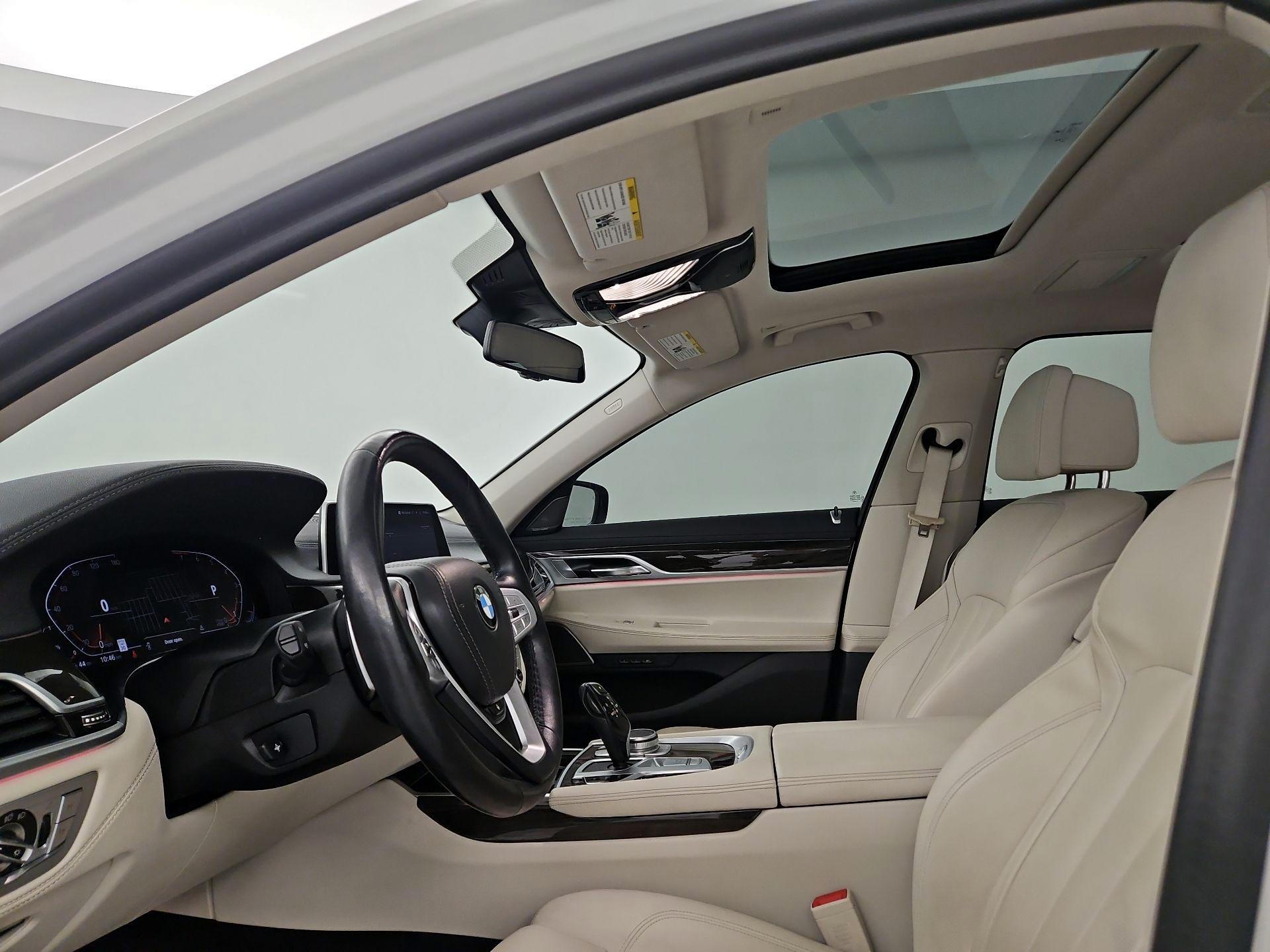 Thumbnail: 2021 BMW 7 Series - 18