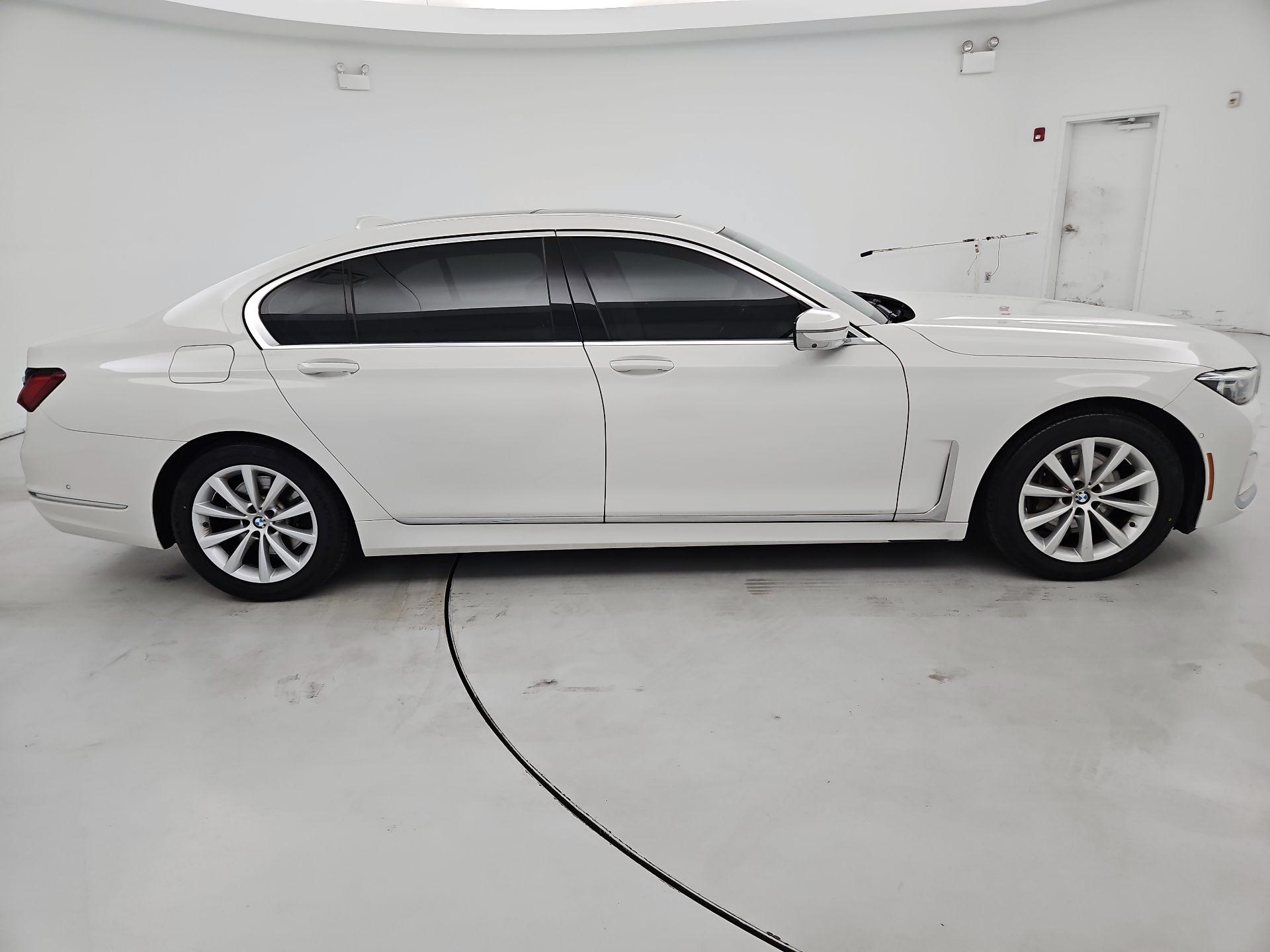 Thumbnail: 2021 BMW 7 Series - 4