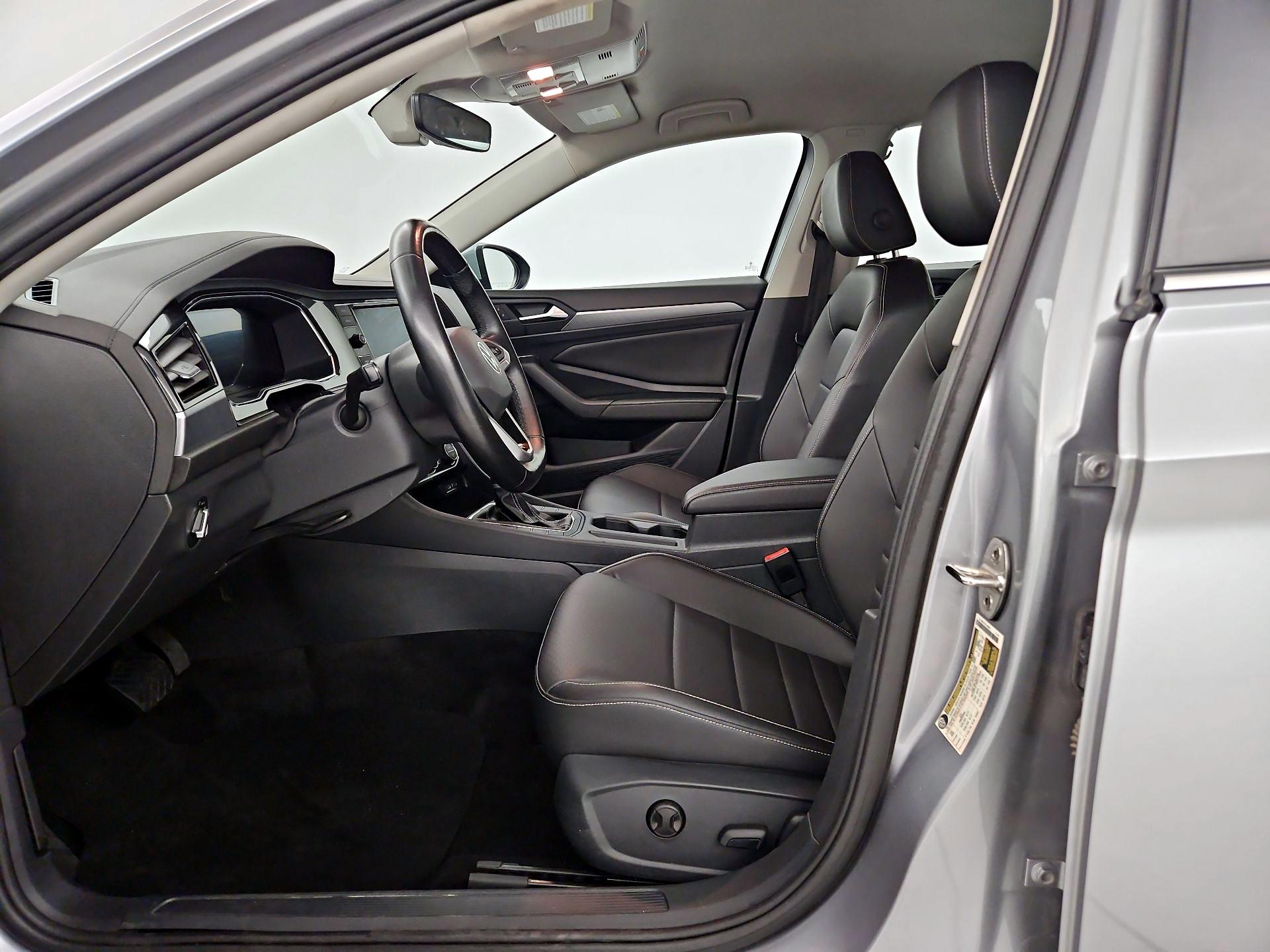 Thumbnail: 2024 Volkswagen Jetta - 9
