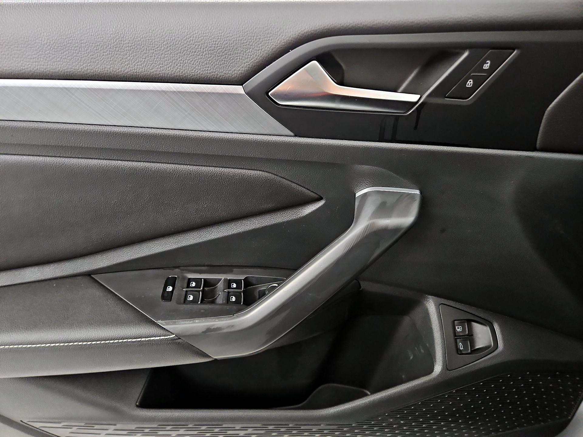 Thumbnail: 2024 Volkswagen Jetta - 10