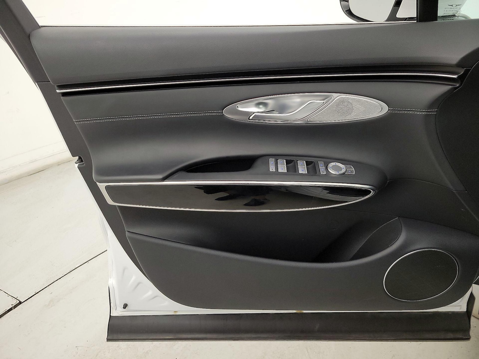 2025 GENESIS GV70 Standard - Photo 13