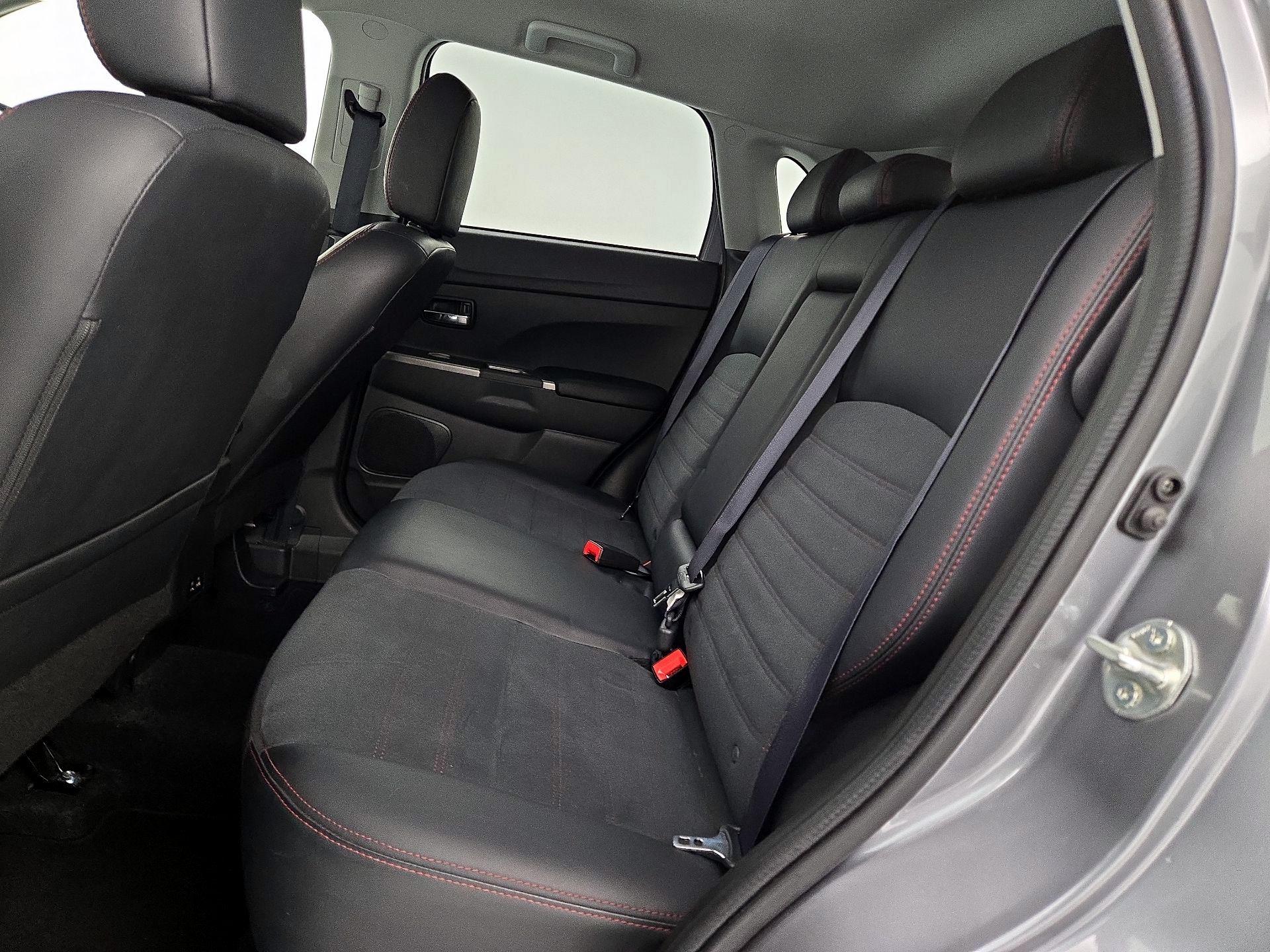 Thumbnail: 2025 Mitsubishi Outlander Sport - 19