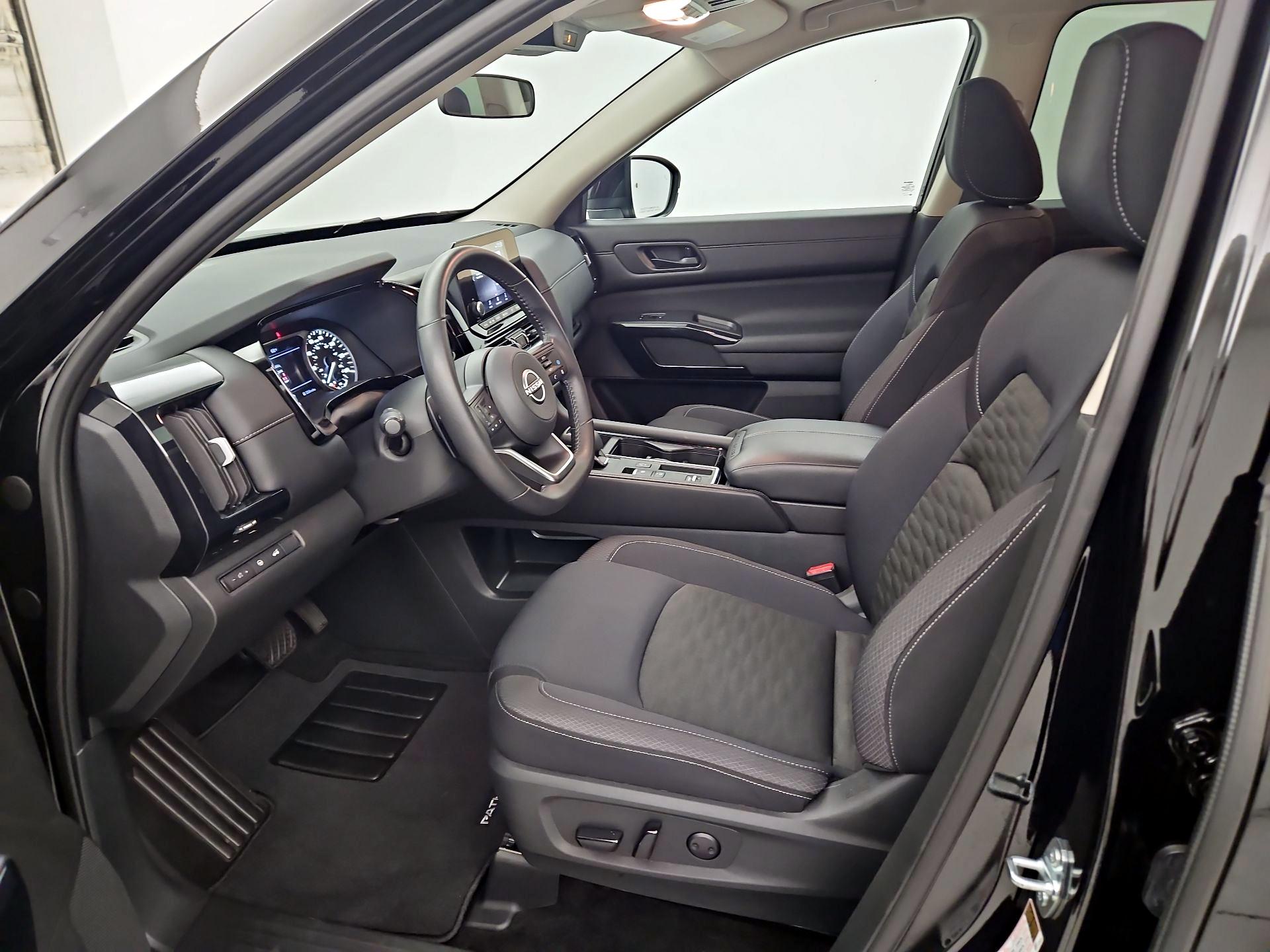 Thumbnail: 2025 Nissan Pathfinder - 11