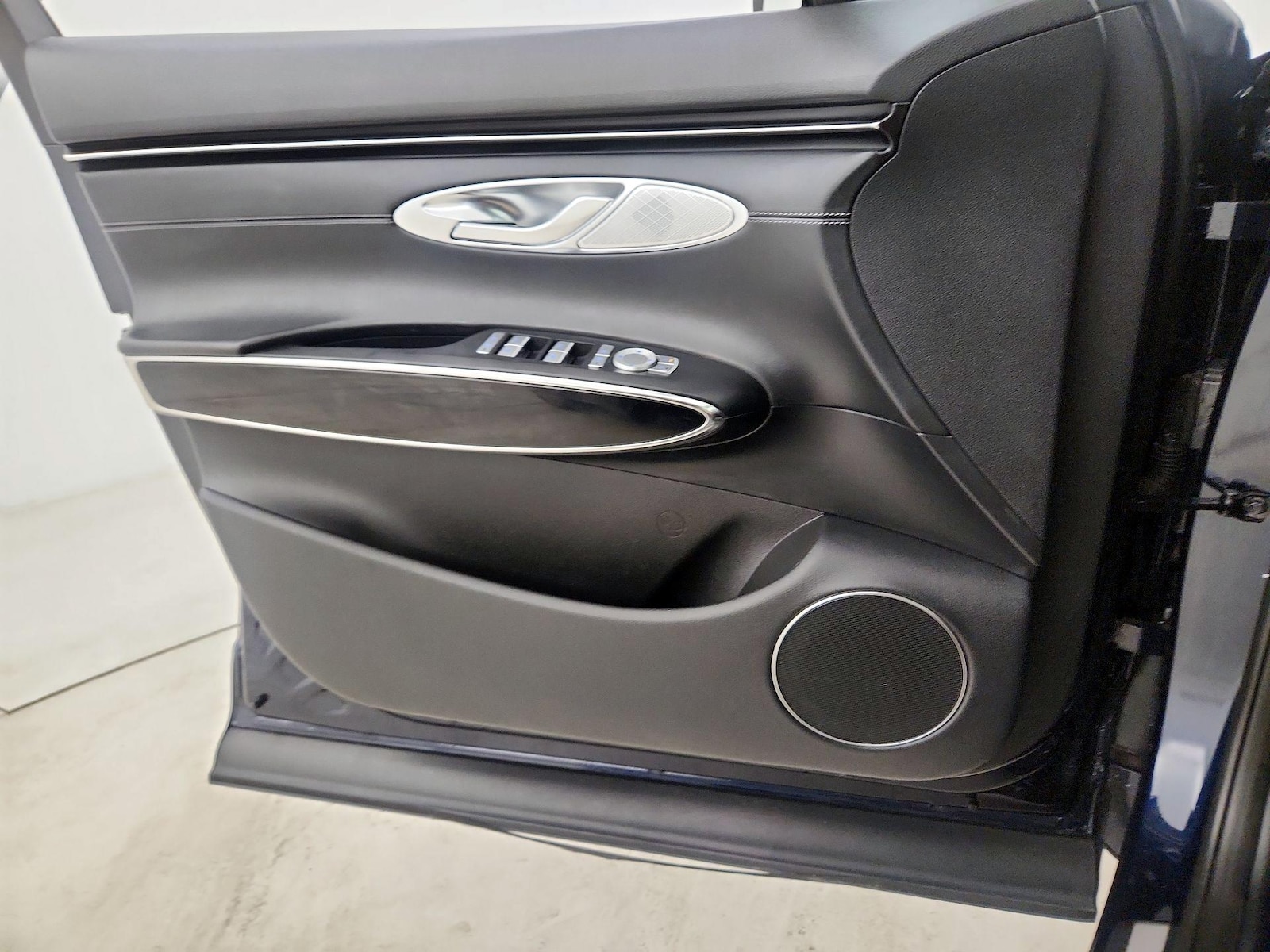 2025 GENESIS GV70 Standard - Photo 13