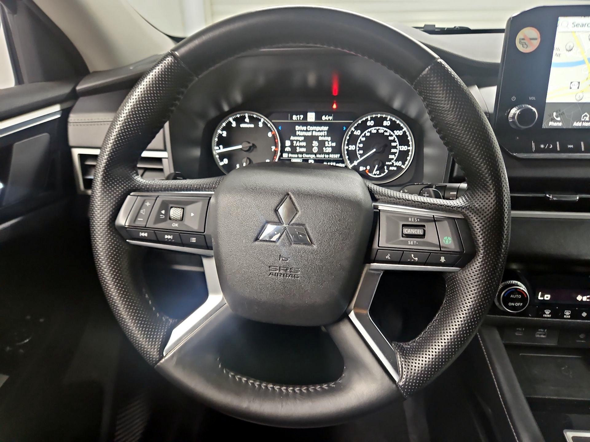 Thumbnail: 2024 Mitsubishi Outlander - 10
