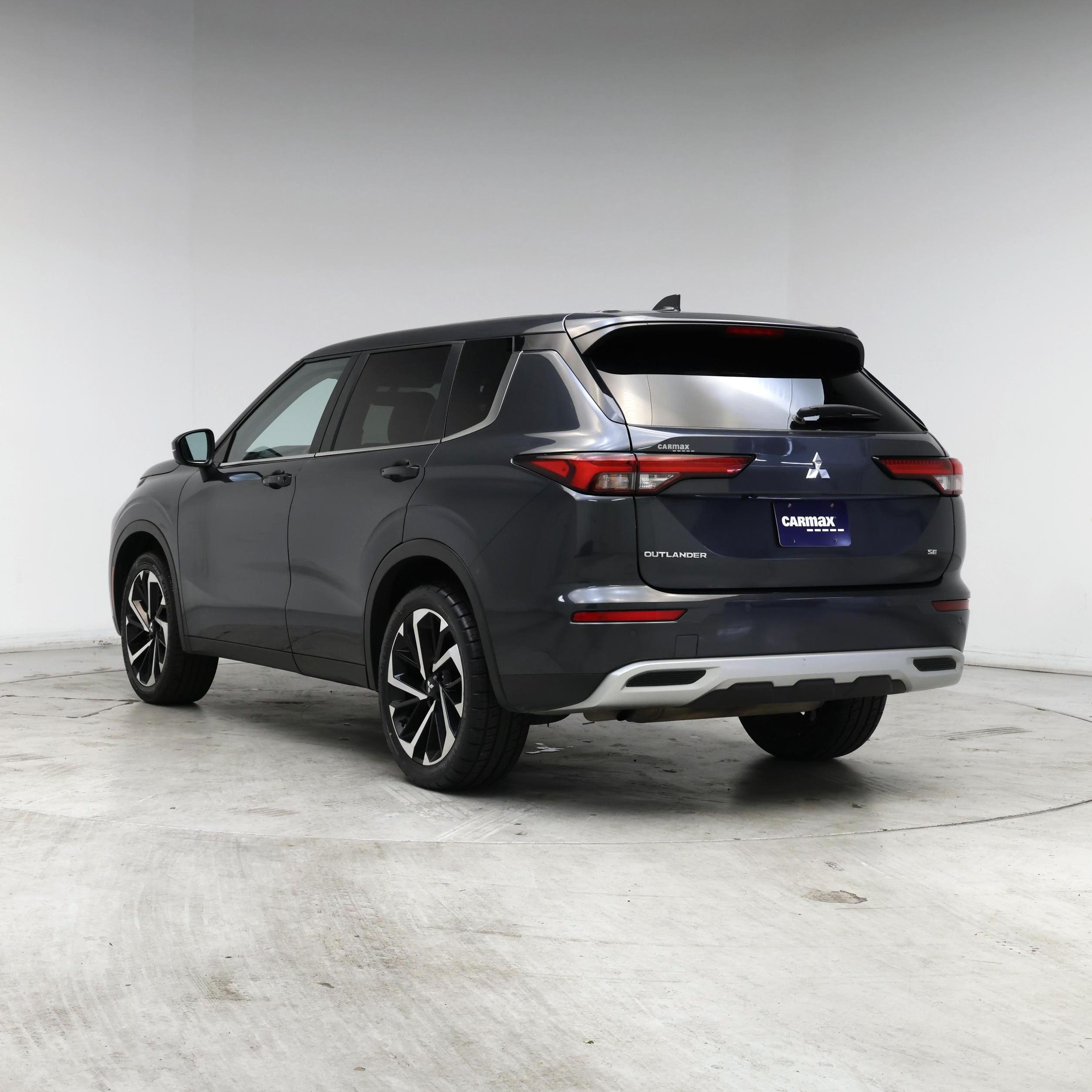 Thumbnail: 2024 Mitsubishi Outlander - 2