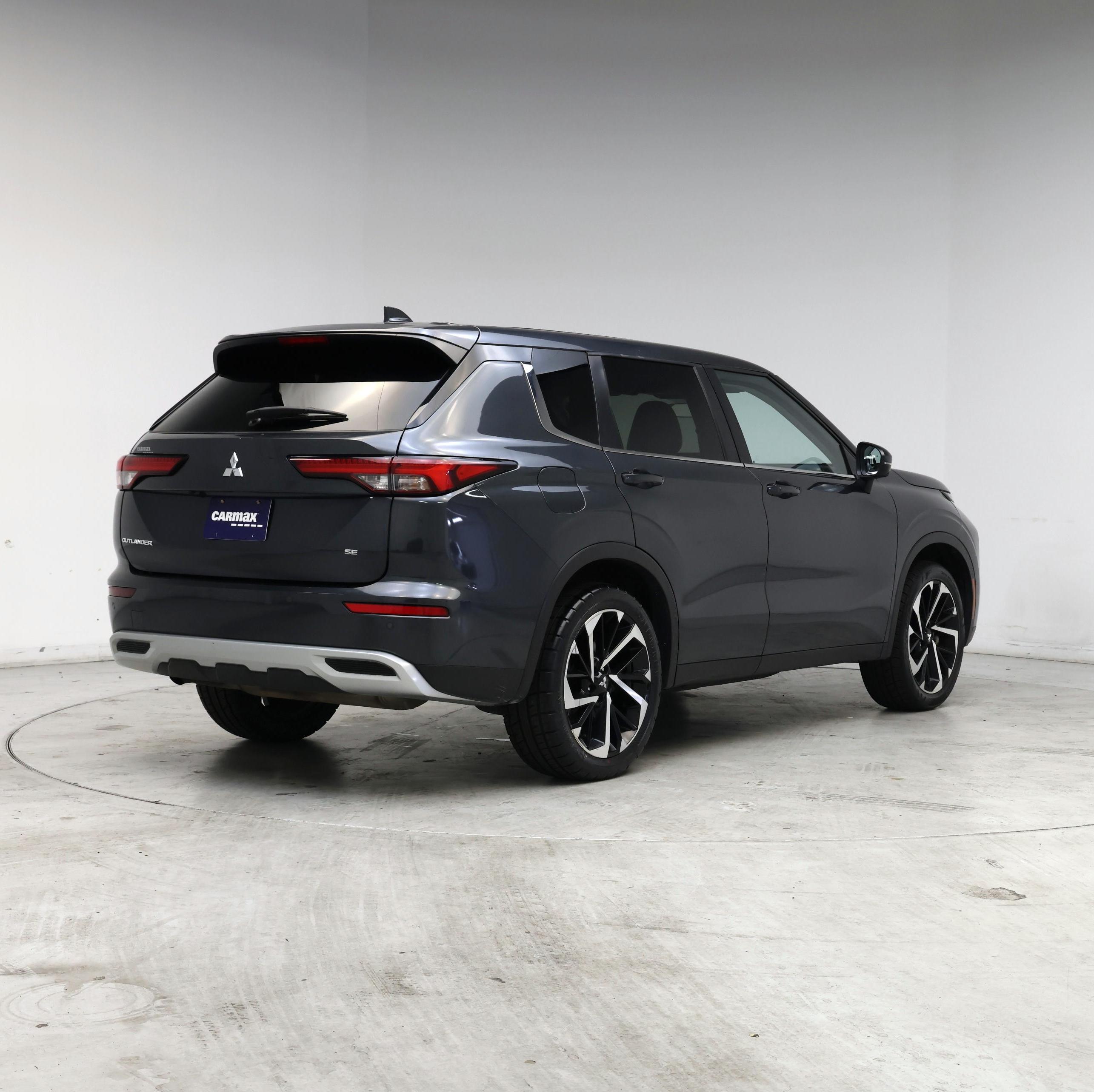 Thumbnail: 2024 Mitsubishi Outlander - 8