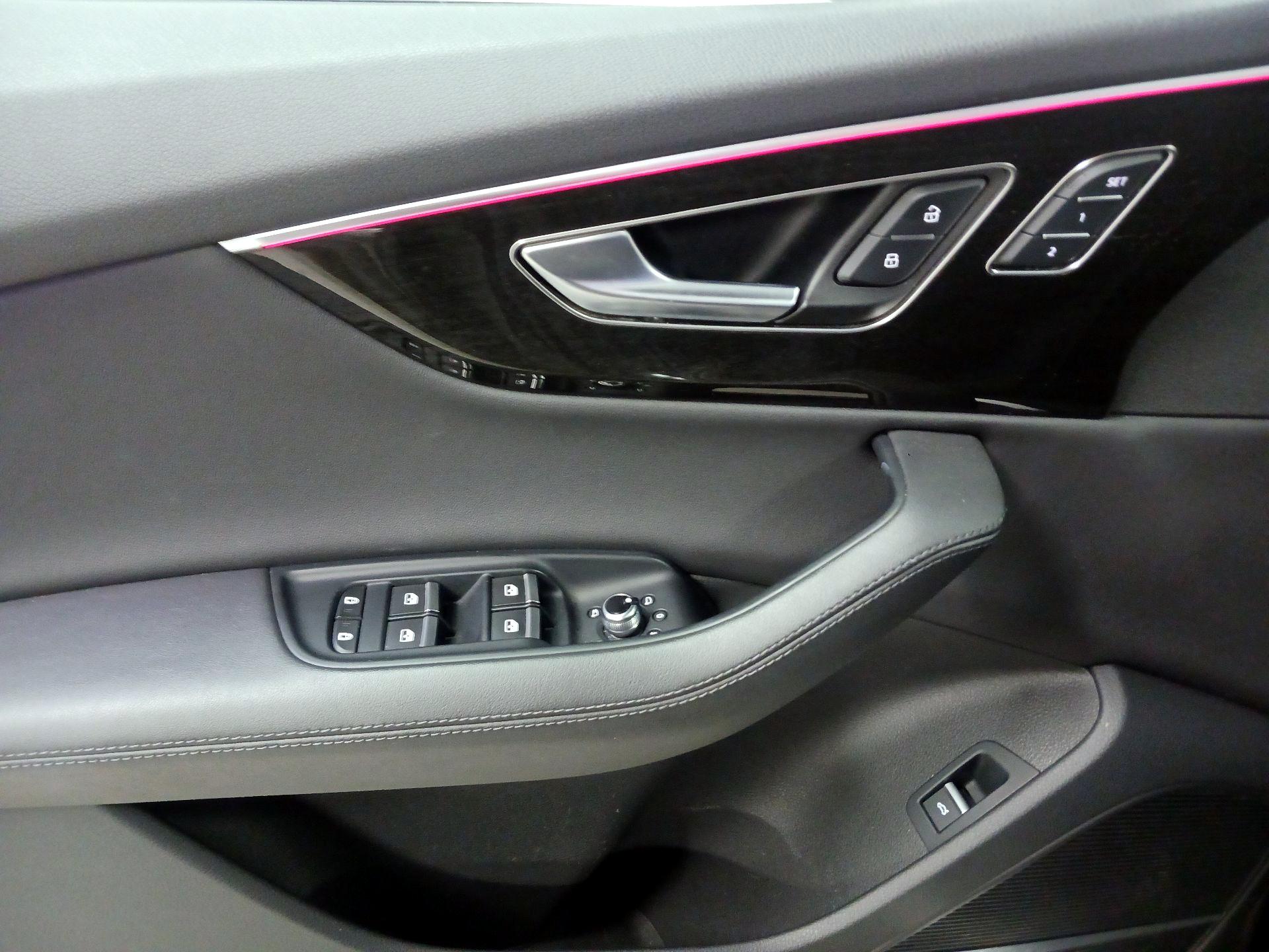 Thumbnail: 2024 Audi Q7 - 12