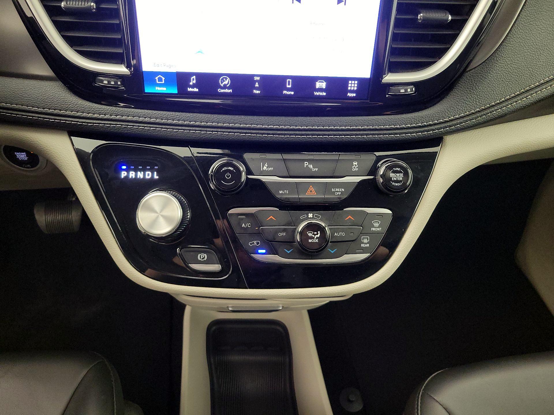 Thumbnail: 2024 Chrysler Pacifica - 18