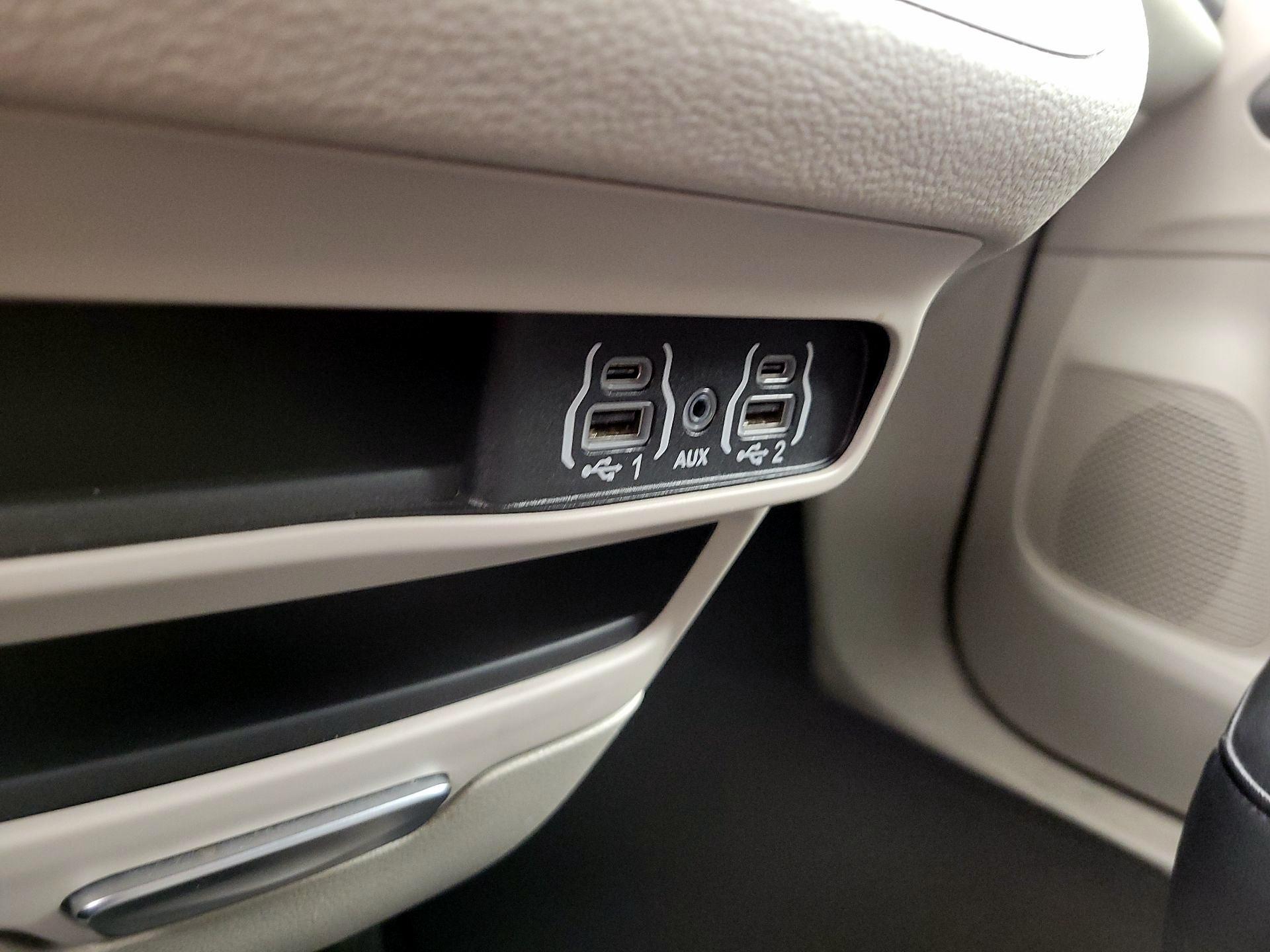 Thumbnail: 2024 Chrysler Pacifica - 19