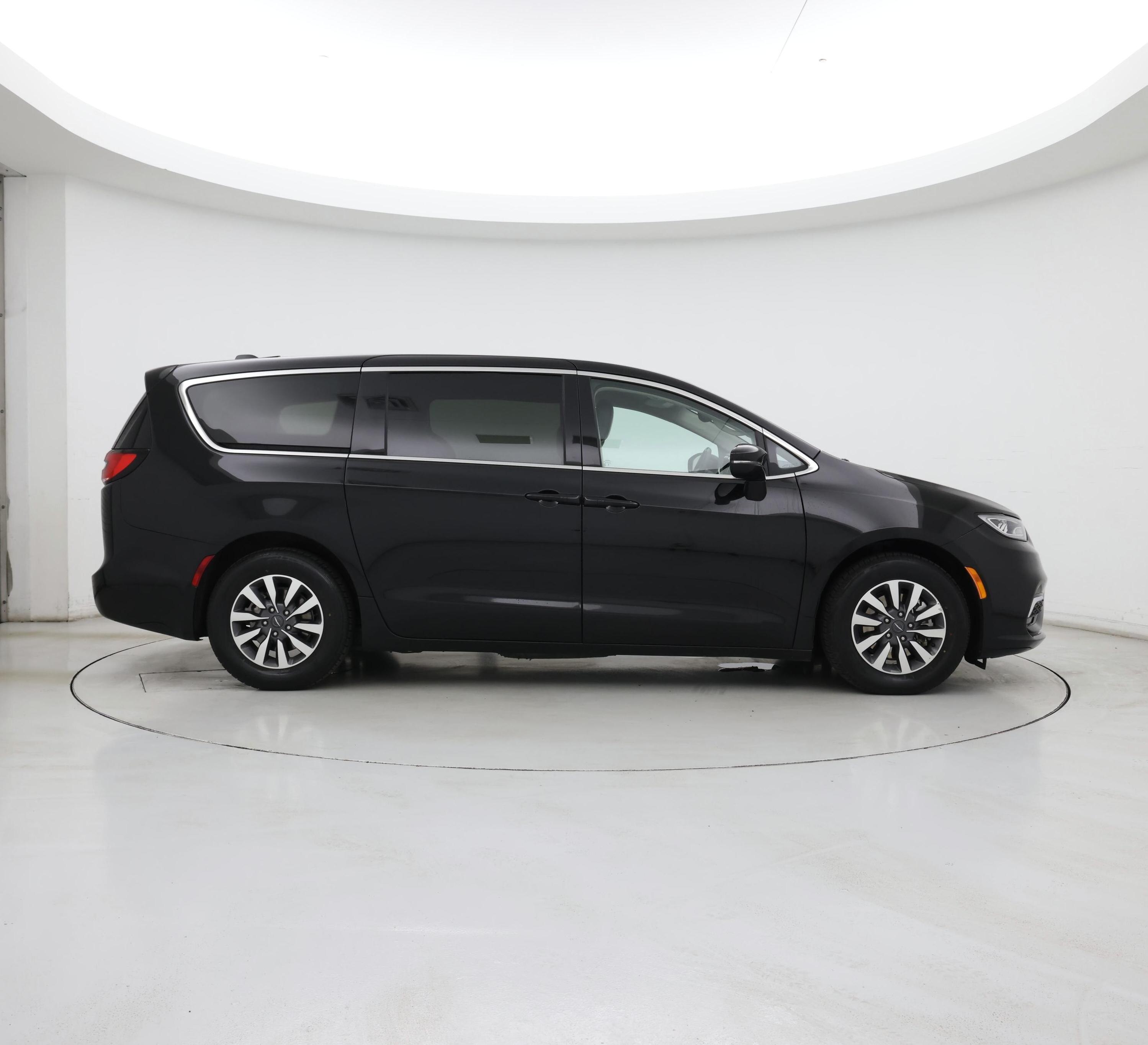 Thumbnail: 2024 Chrysler Pacifica - 7