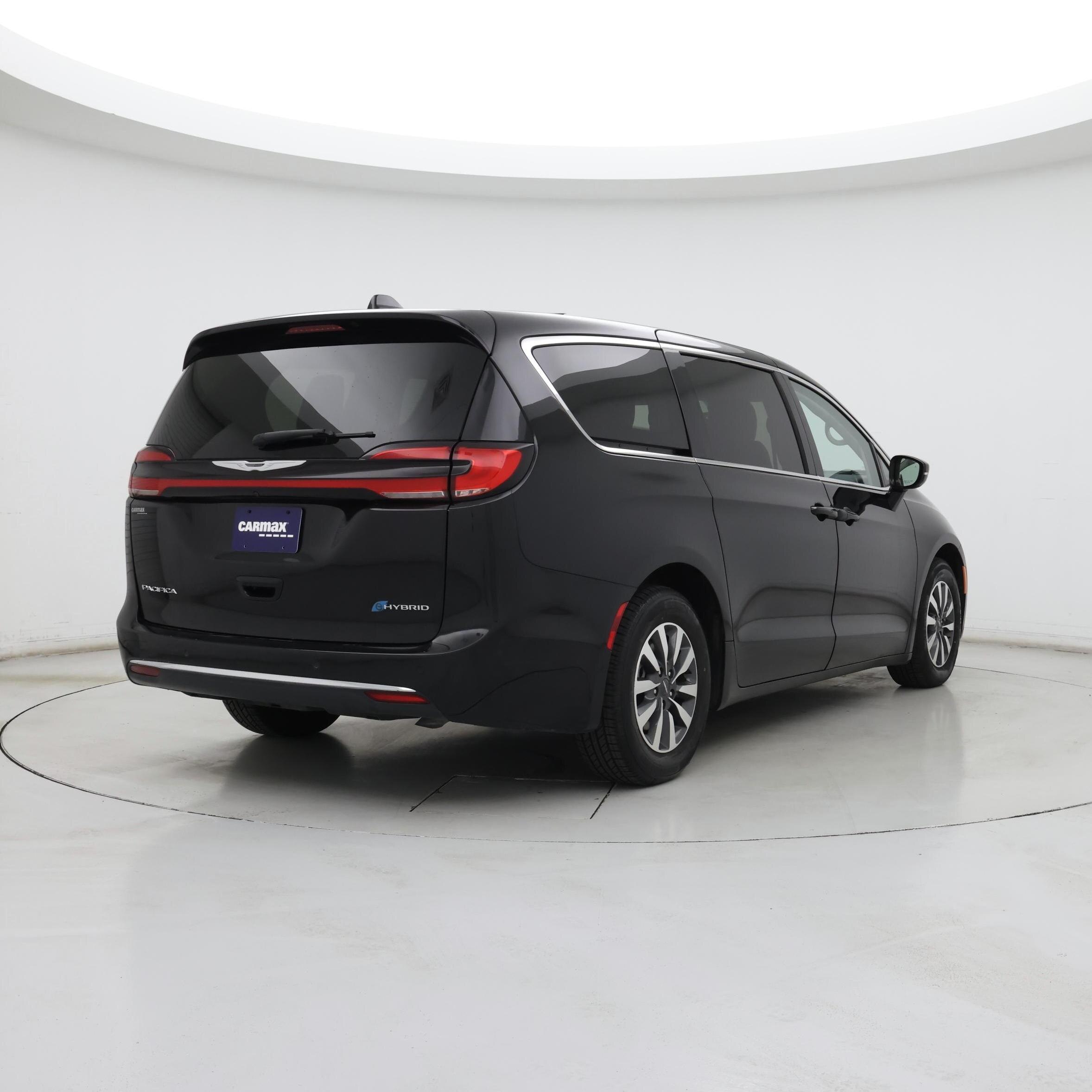 Thumbnail: 2024 Chrysler Pacifica - 8