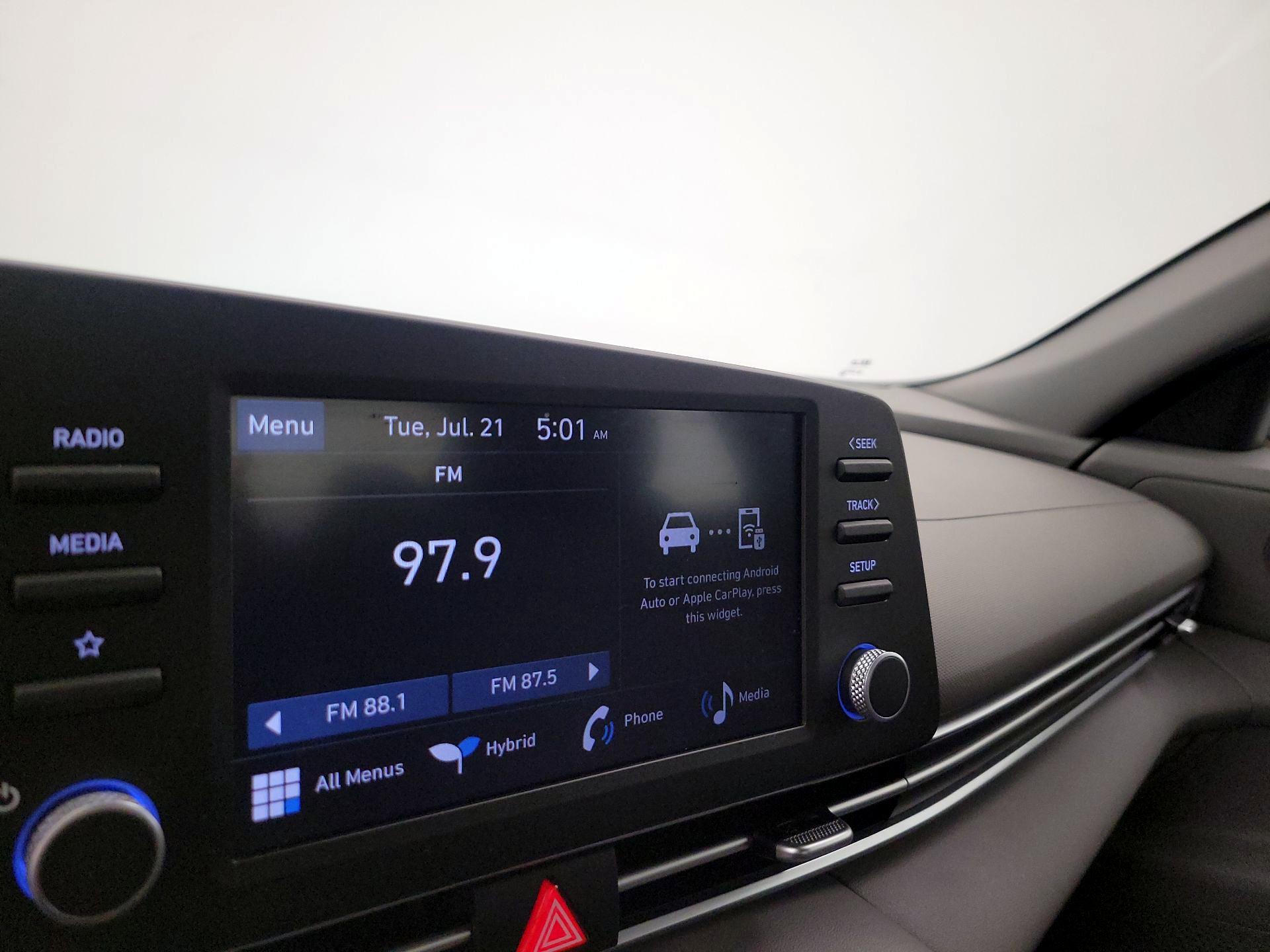 Thumbnail: 2025 Hyundai Elantra - 15