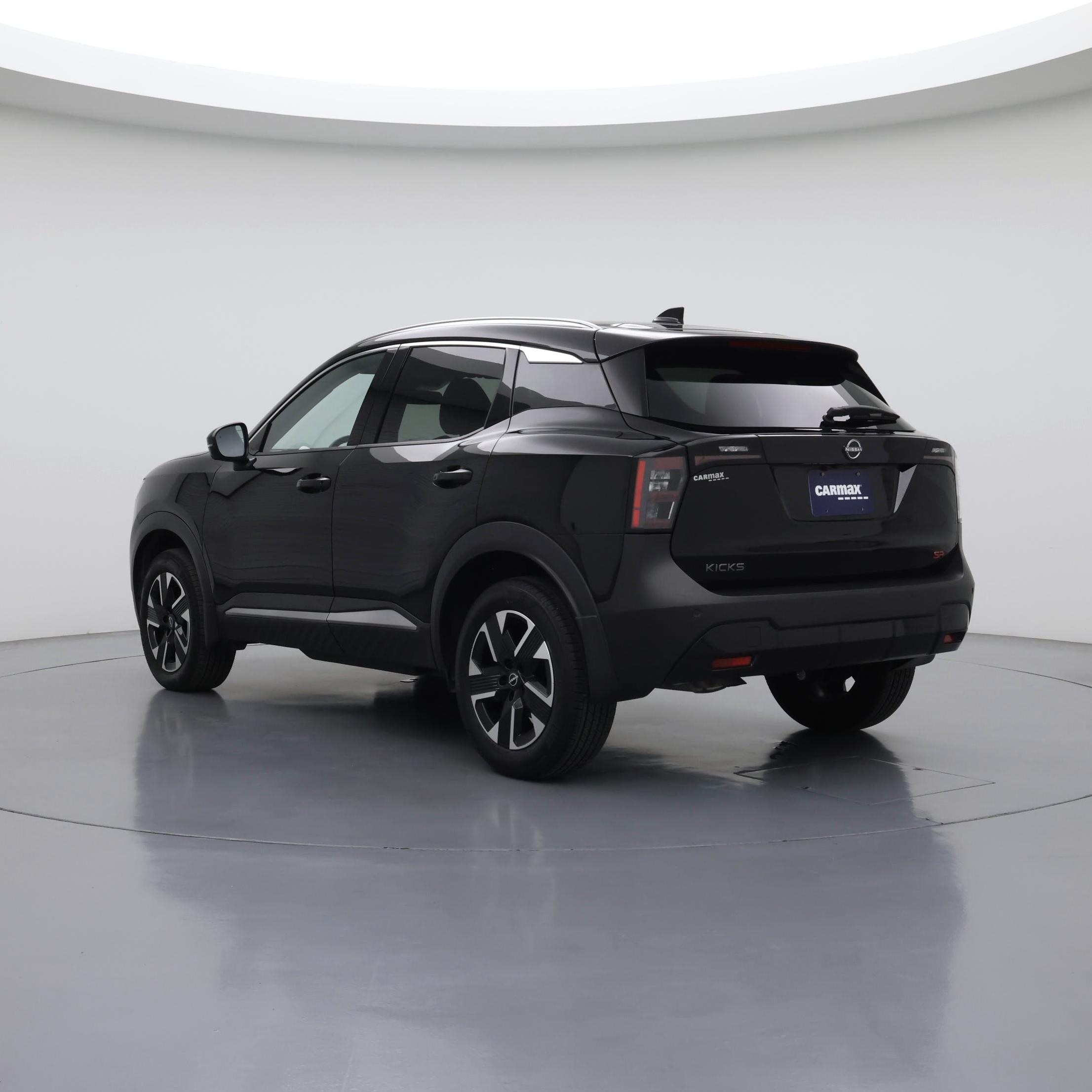 Thumbnail: 2025 Nissan Kicks - 2