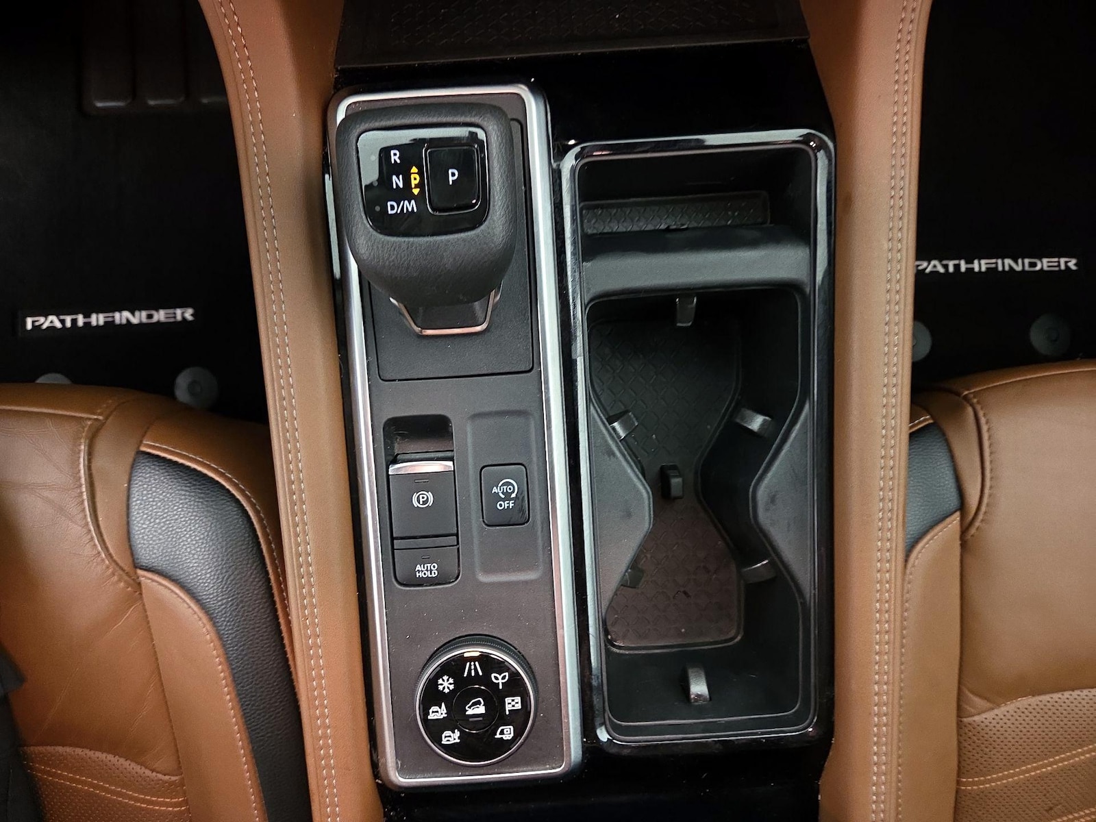2022 Nissan Pathfinder Platinum - Photo 18