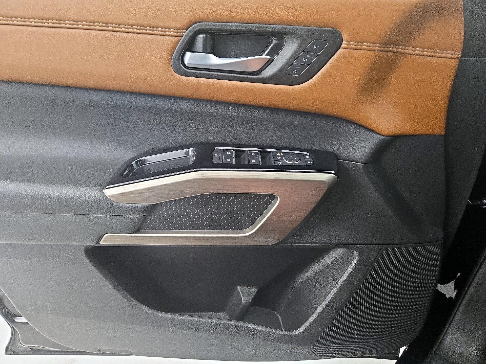 Thumbnail: 2025 Nissan Pathfinder - 12