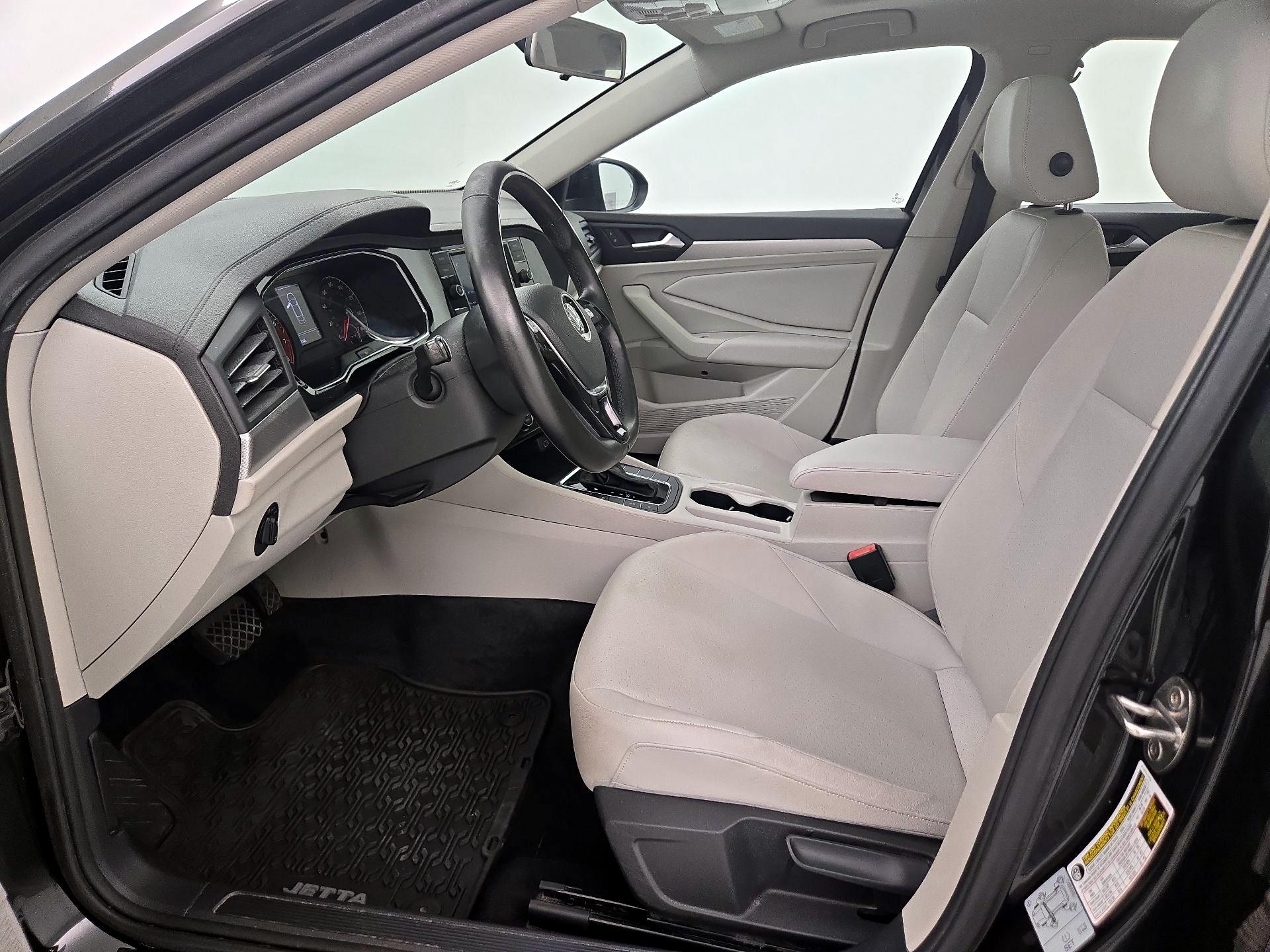 Thumbnail: 2019 Volkswagen Jetta - 11