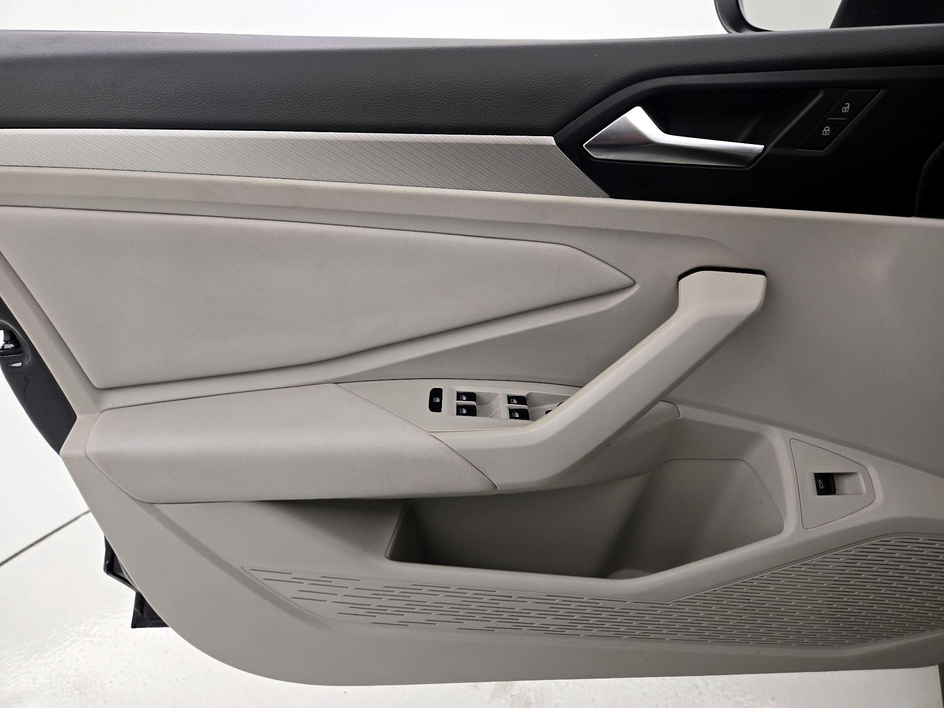 Thumbnail: 2019 Volkswagen Jetta - 12