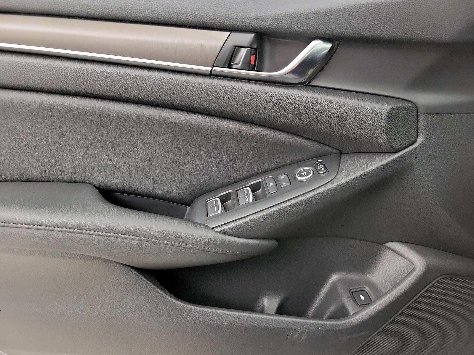2019 Honda Accord LX - Photo 13