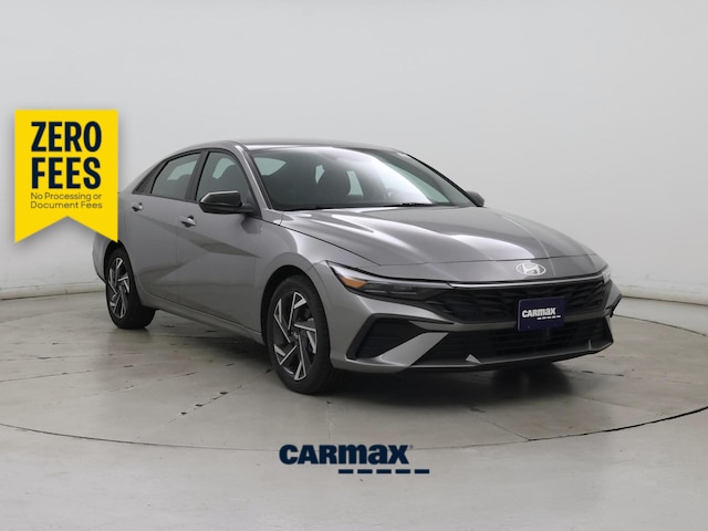 Silver 2025 Hyundai Elantra Hybrid Sedan Front-Wheel Drive Automatic