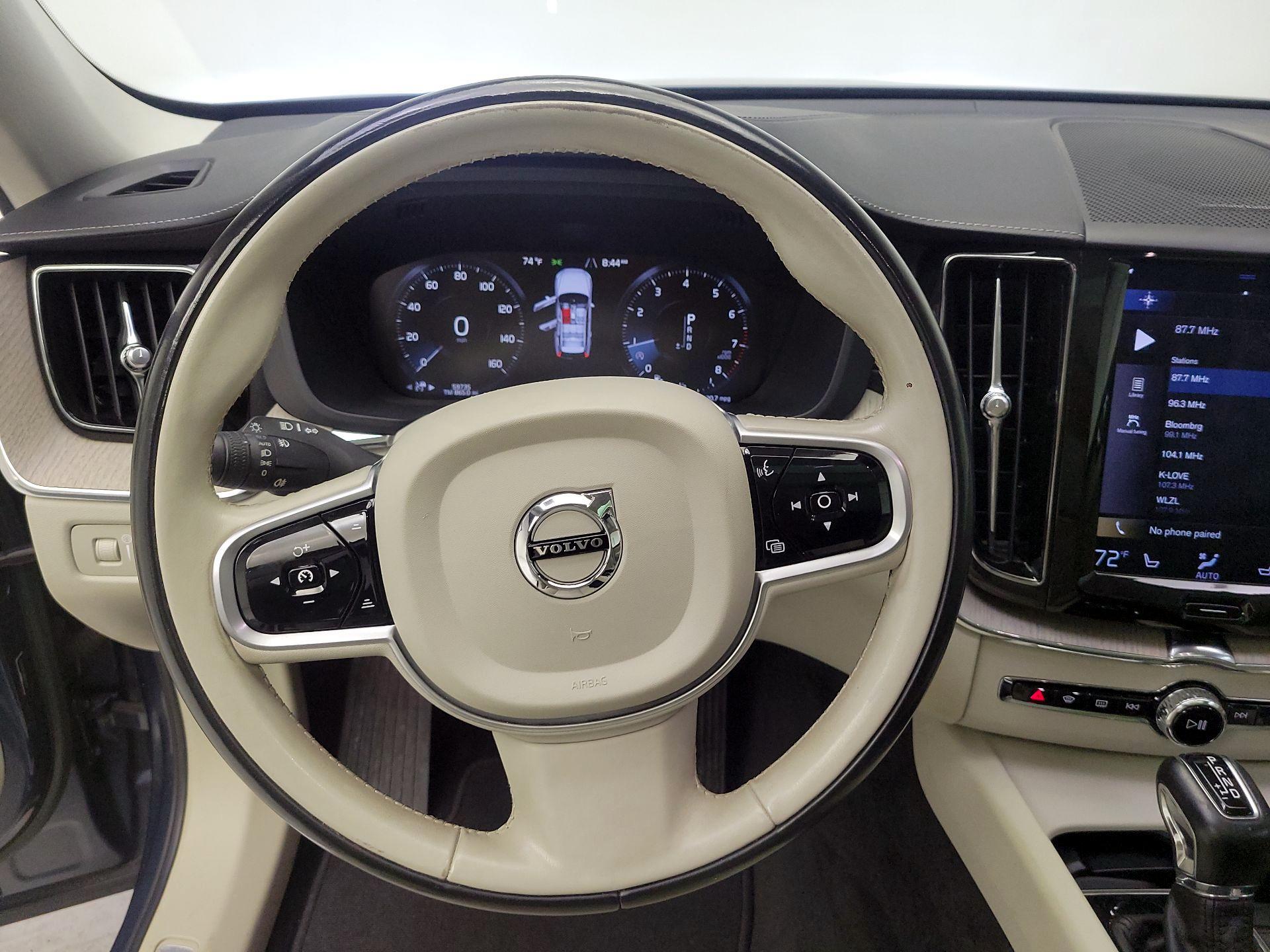 Thumbnail: 2019 Volvo XC60 - 10