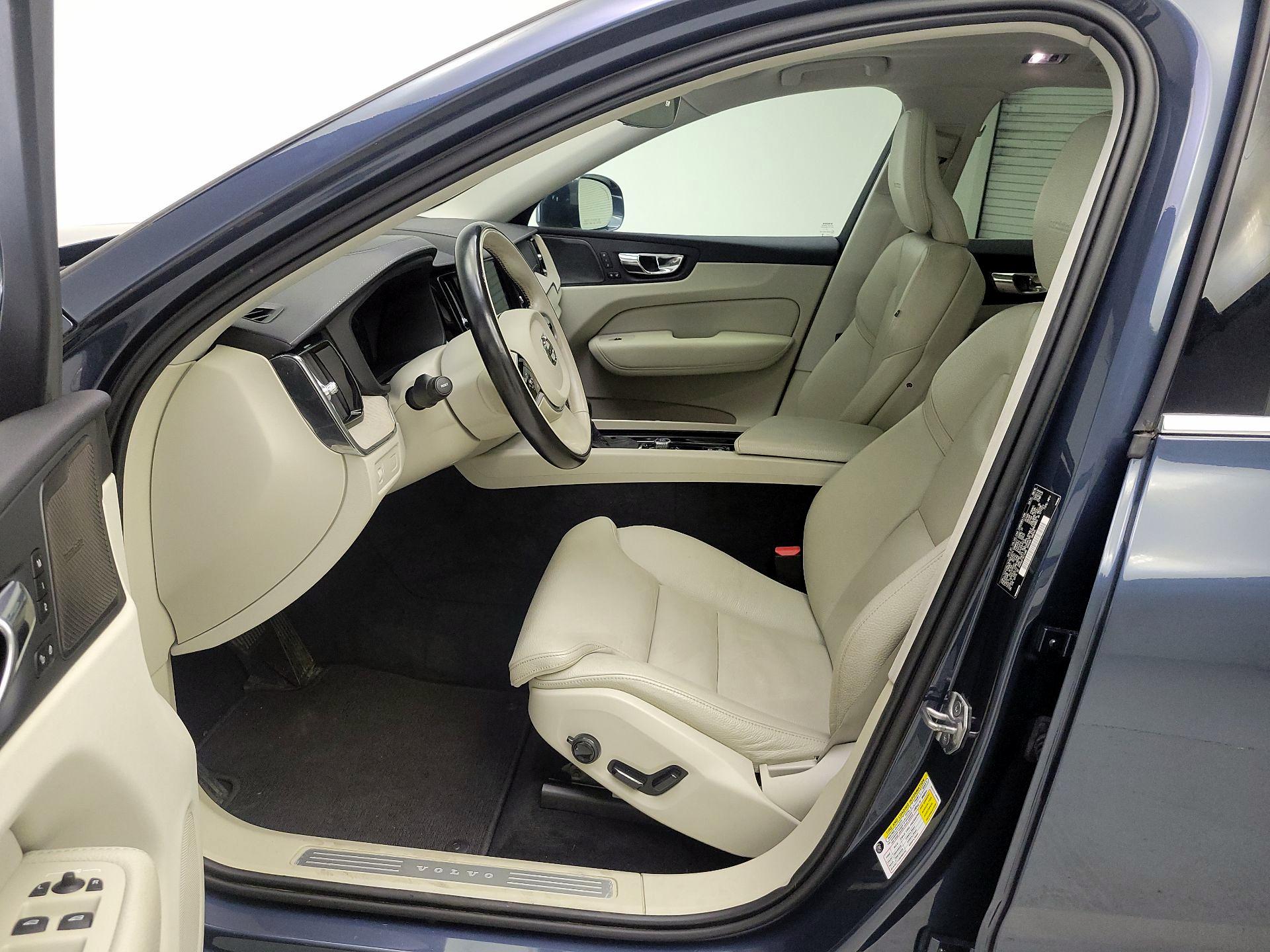 Thumbnail: 2019 Volvo XC60 - 11