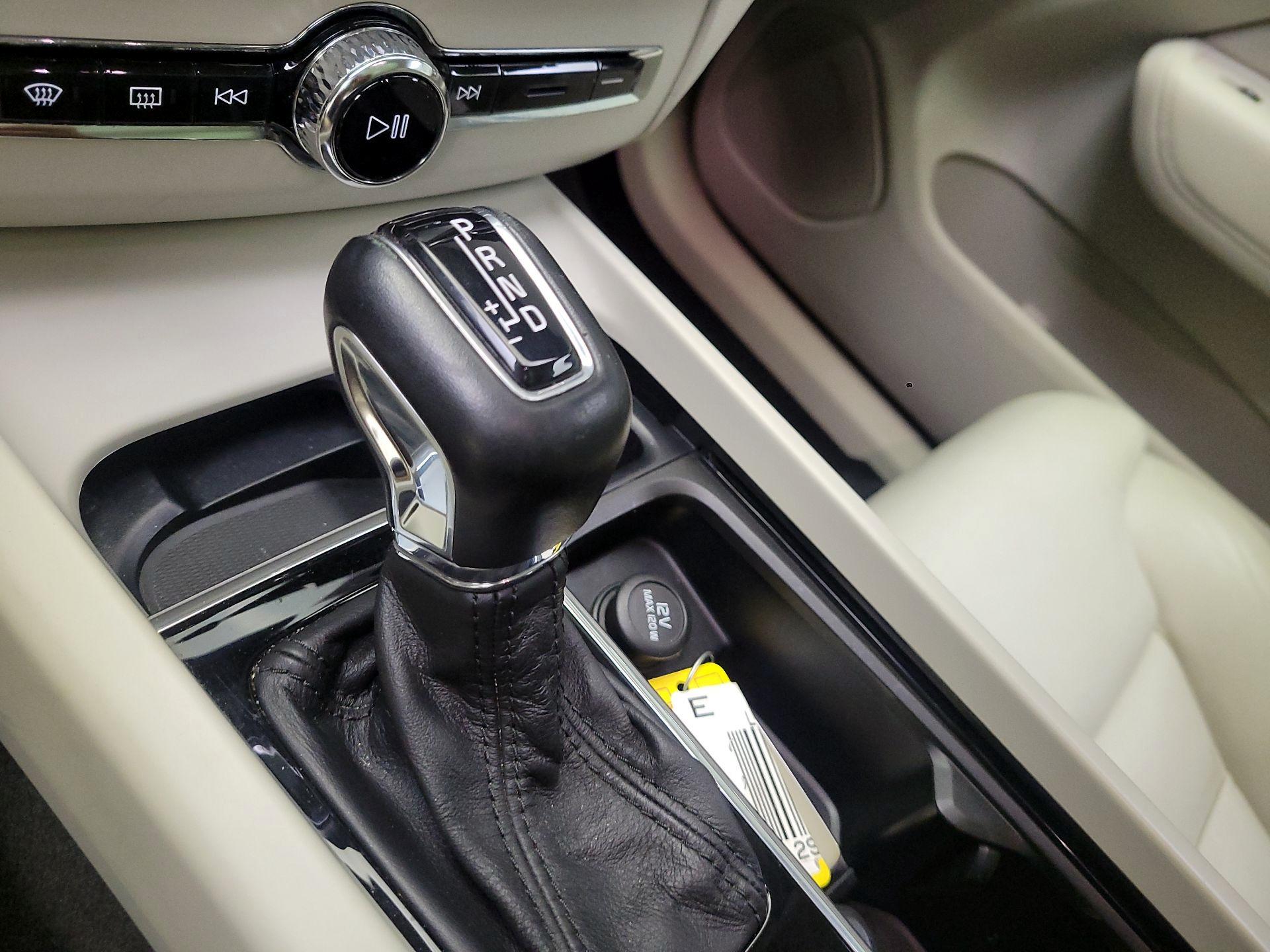 Thumbnail: 2019 Volvo XC60 - 17