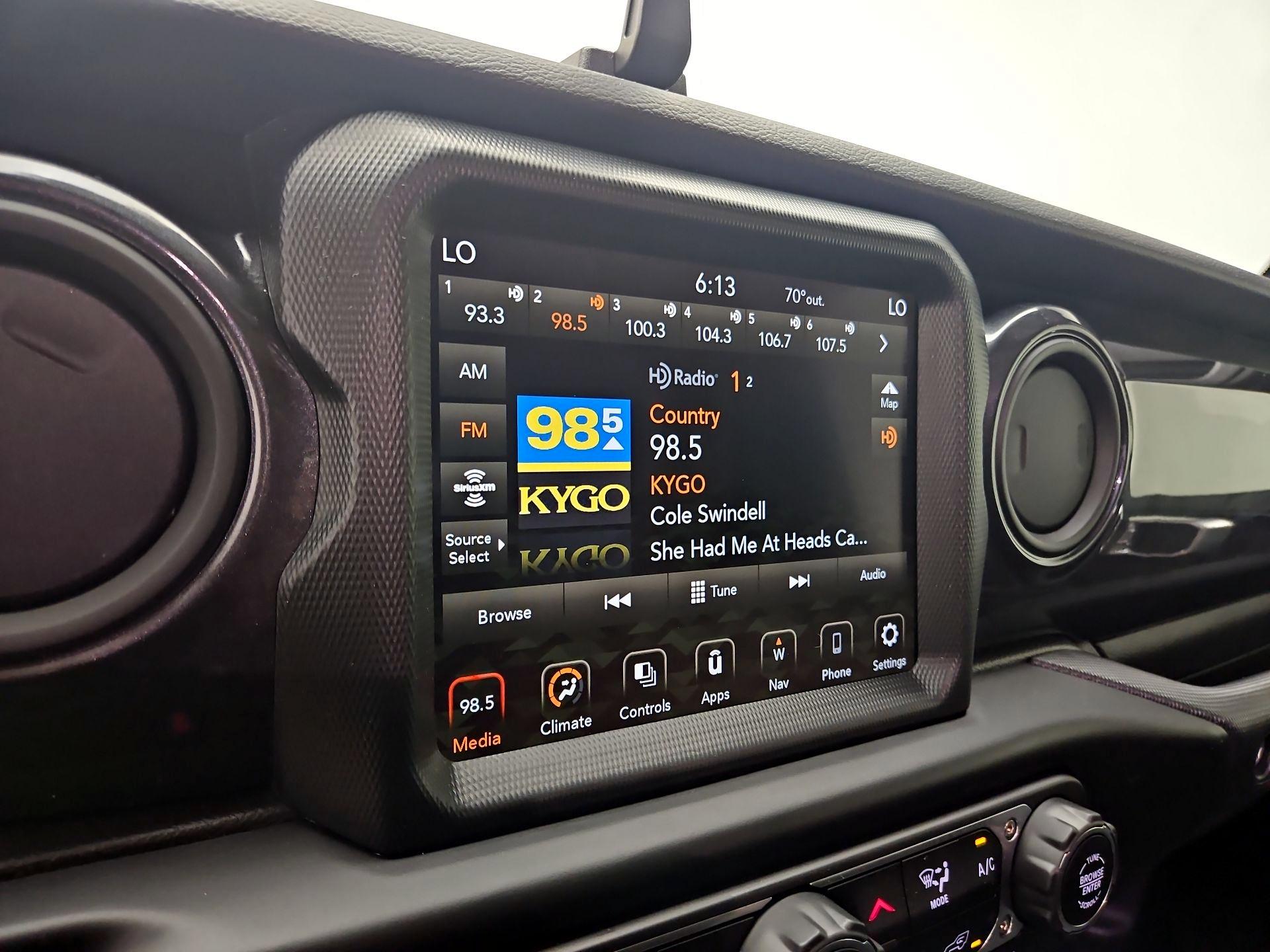 Thumbnail: 2022 Jeep Gladiator - 16