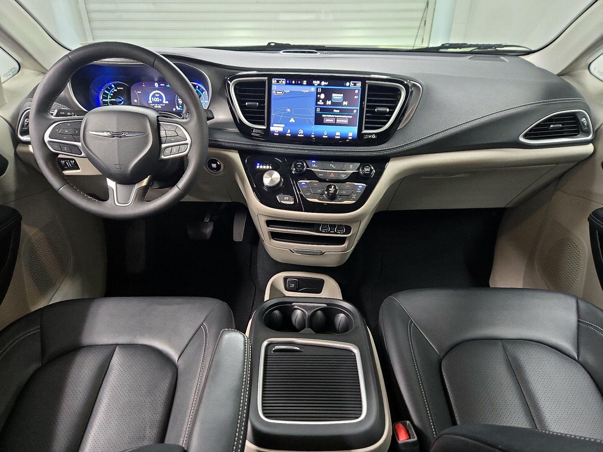 Thumbnail: 2024 Chrysler Pacifica - 9
