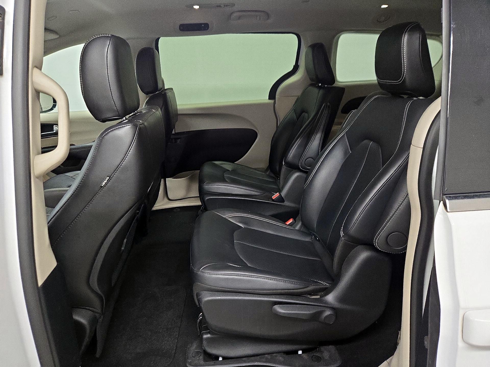 Thumbnail: 2024 Chrysler Pacifica - 20
