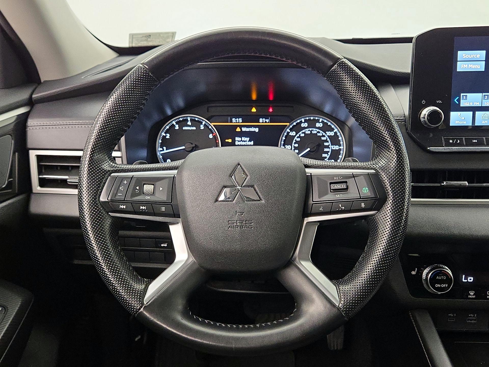 Thumbnail: 2024 Mitsubishi Outlander - 10