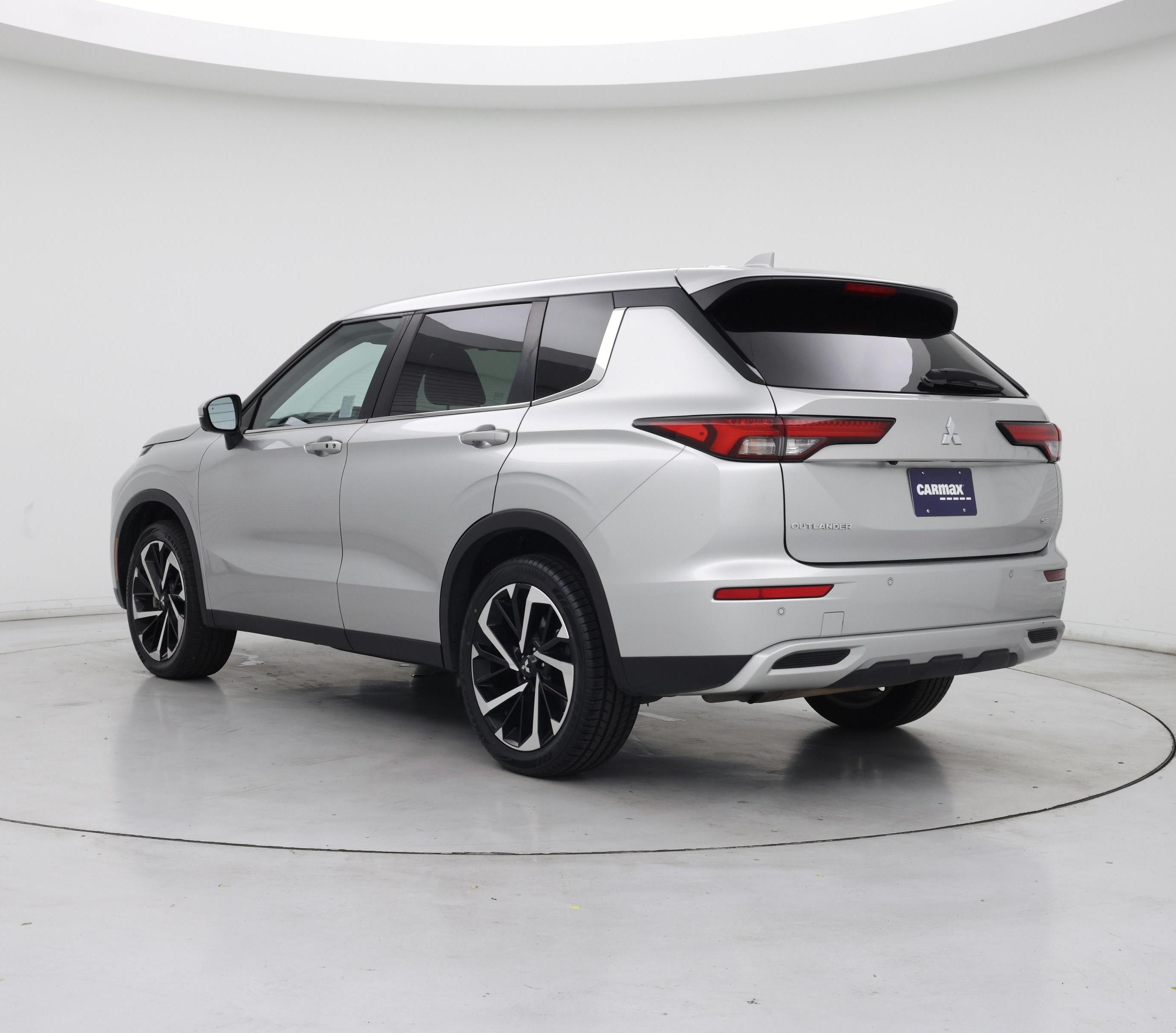 Thumbnail: 2024 Mitsubishi Outlander - 2